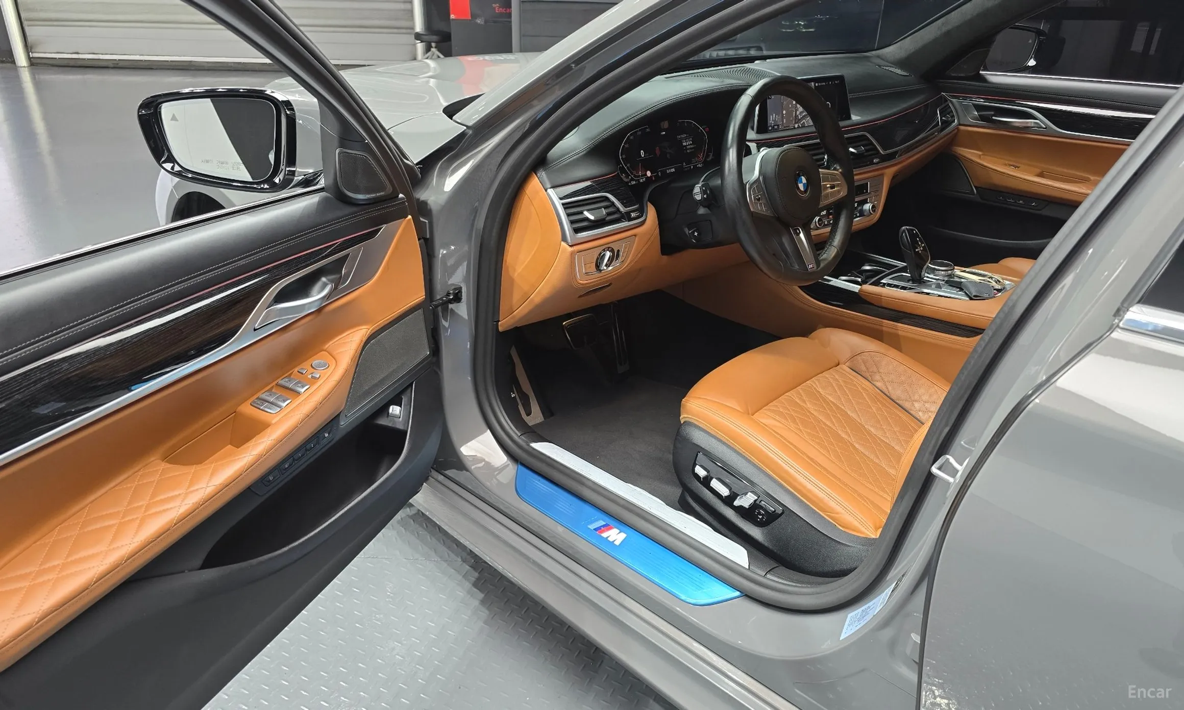 BMW 7 Series (G11) превью 11