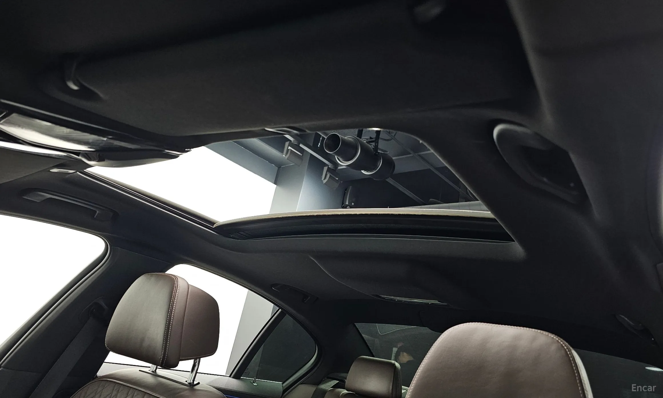BMW 5 Series (G30) превью 17