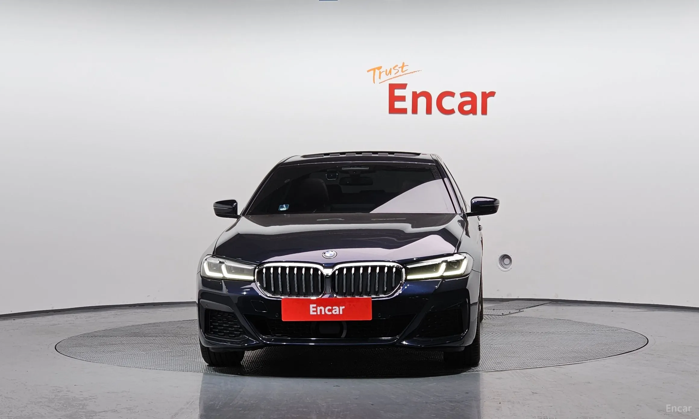 BMW 5 Series (G30) превью 3