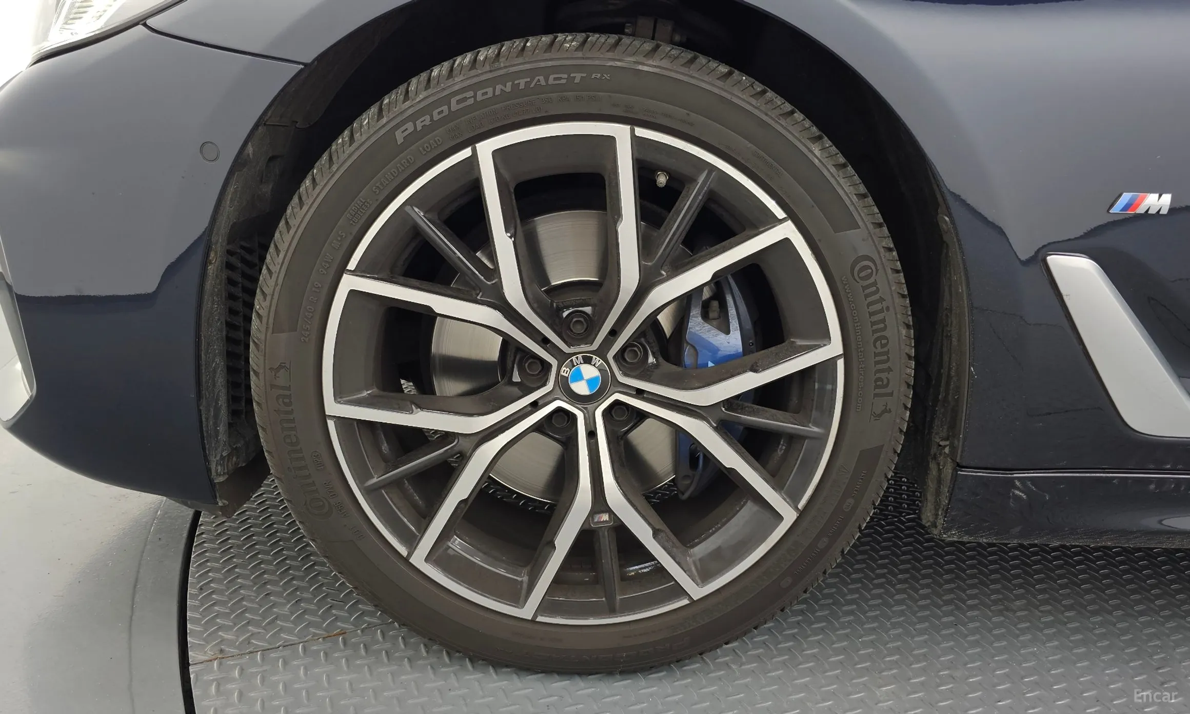 BMW 5 Series (G30) превью 5