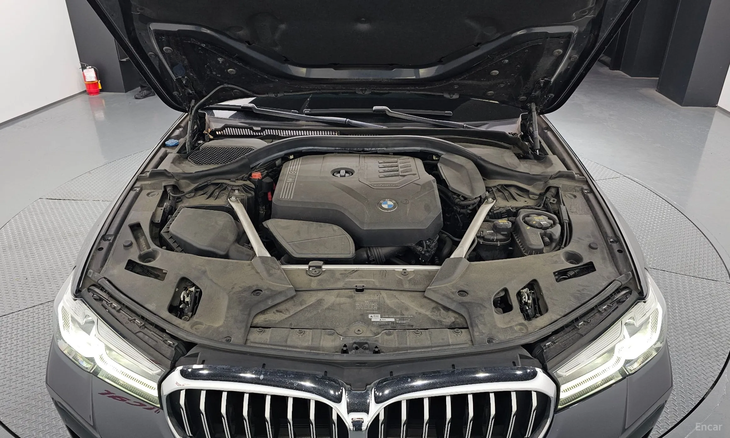 BMW 5 Series (G30) превью 6