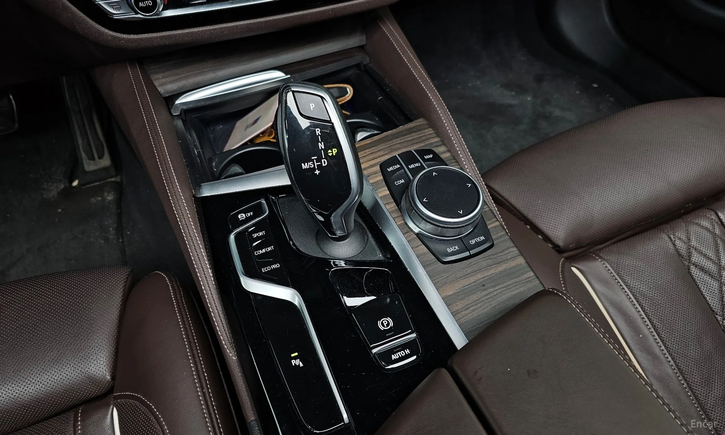 BMW 5 Series (G30) превью 9