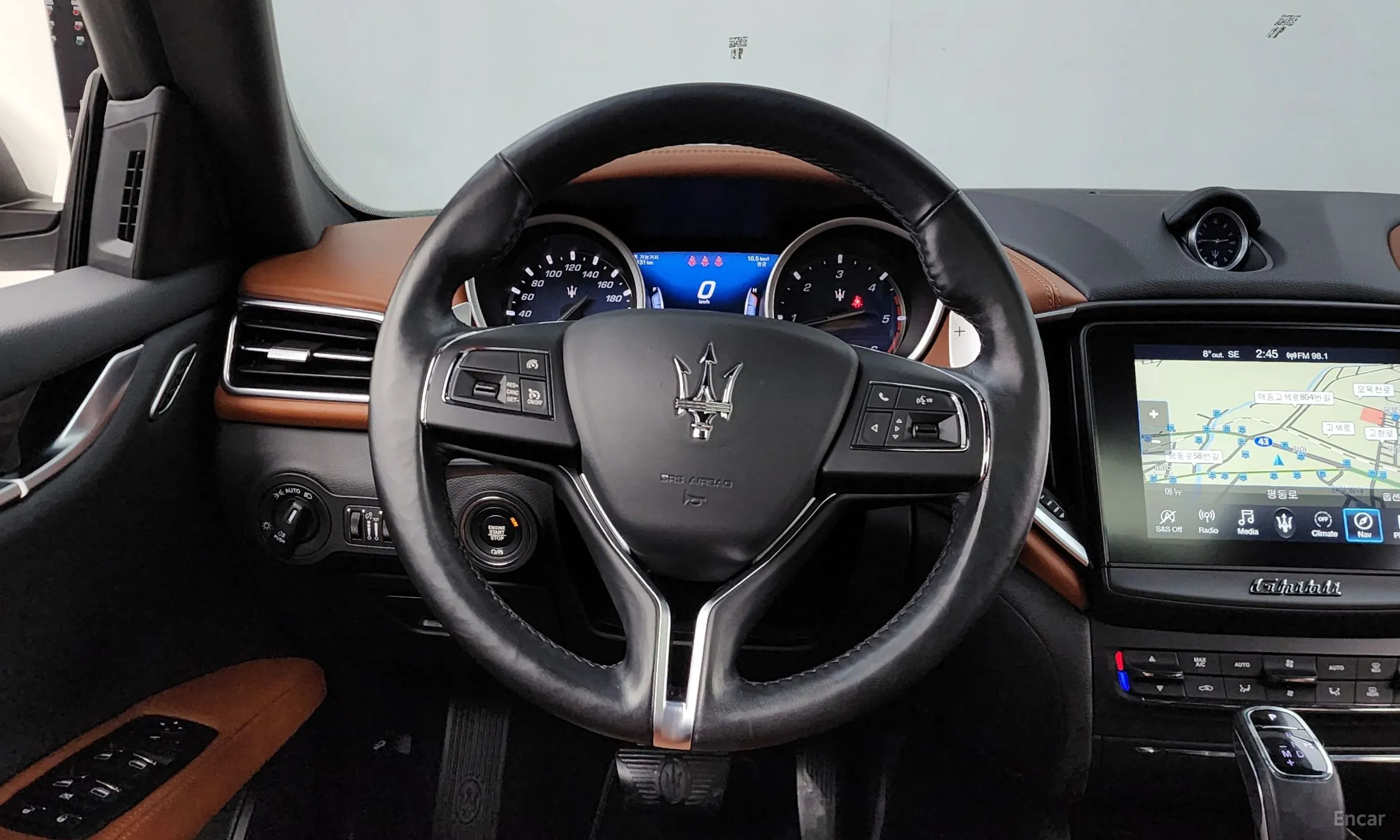 Maserati Ghibli превью 13