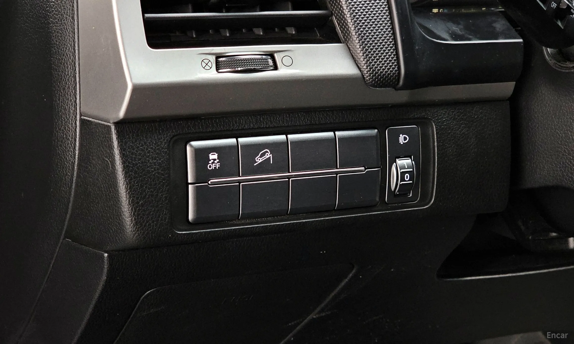 KG Mobility (SsangYong) Rexton Sports превью 16