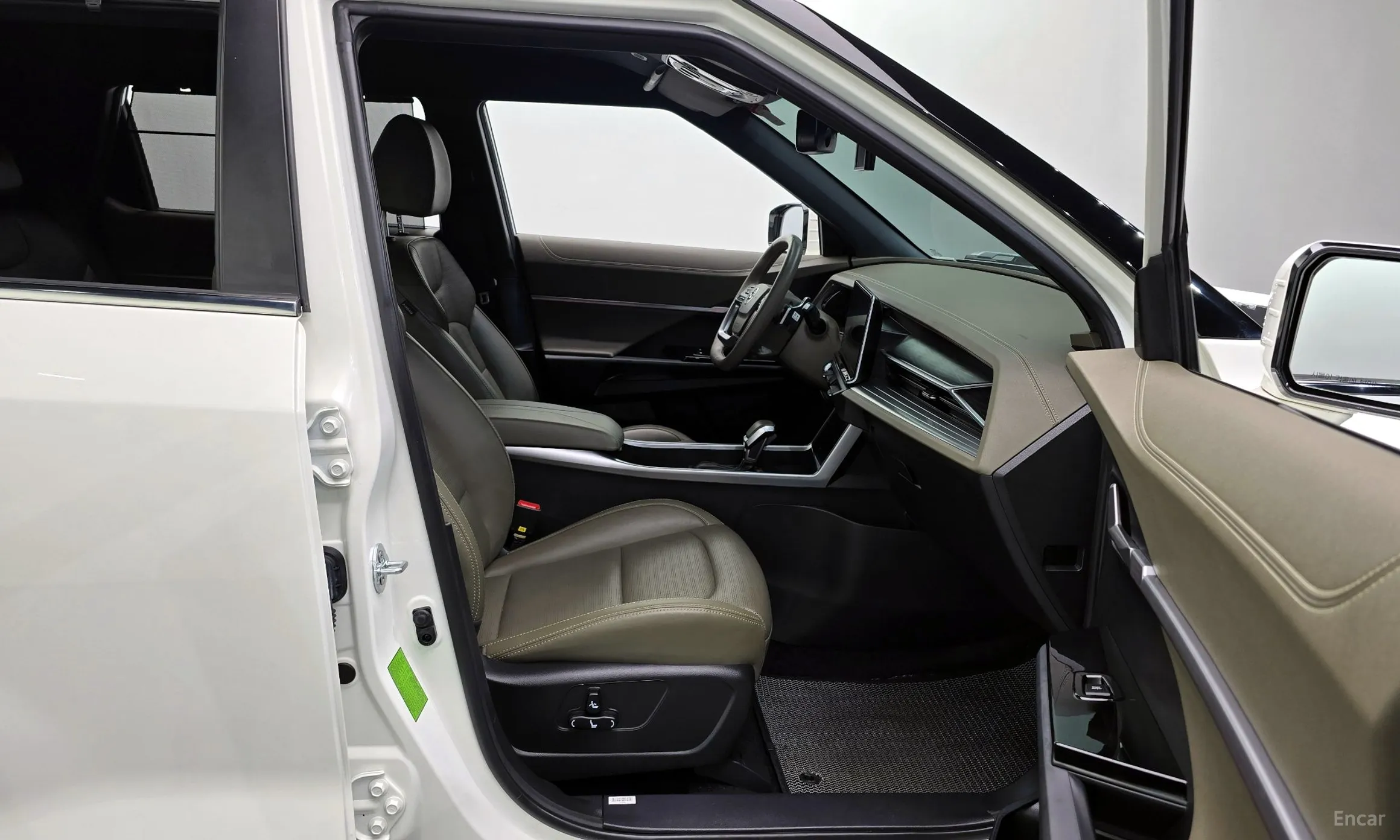 KG Mobility (SsangYong) Torres превью 10