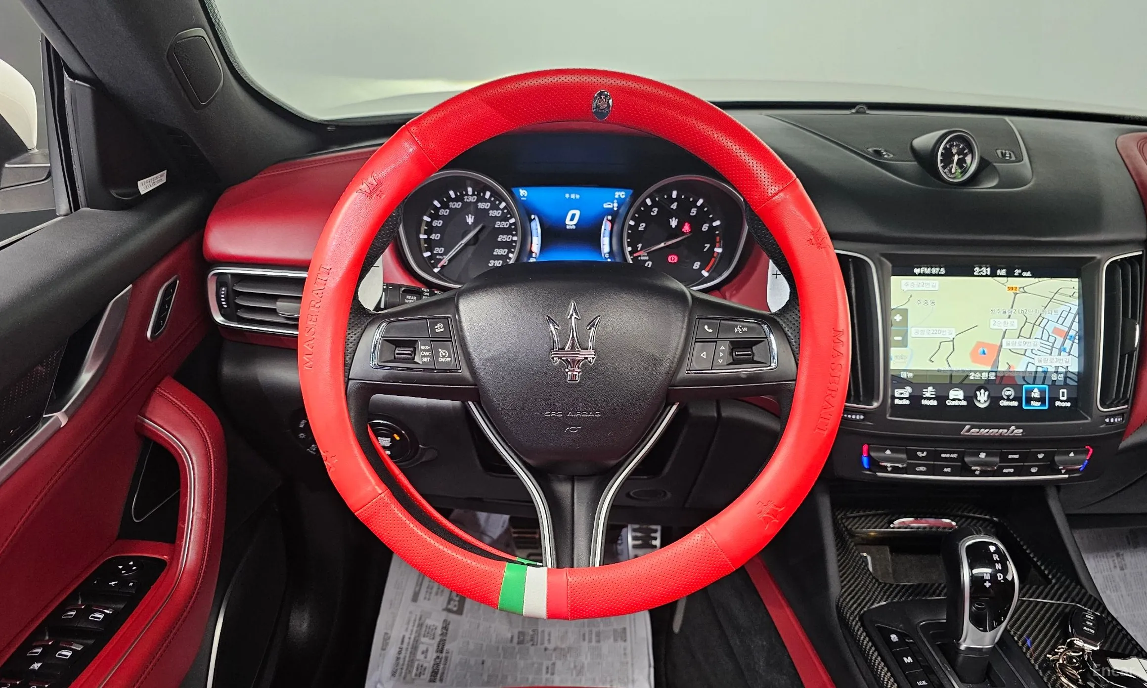 Maserati Levante превью 14