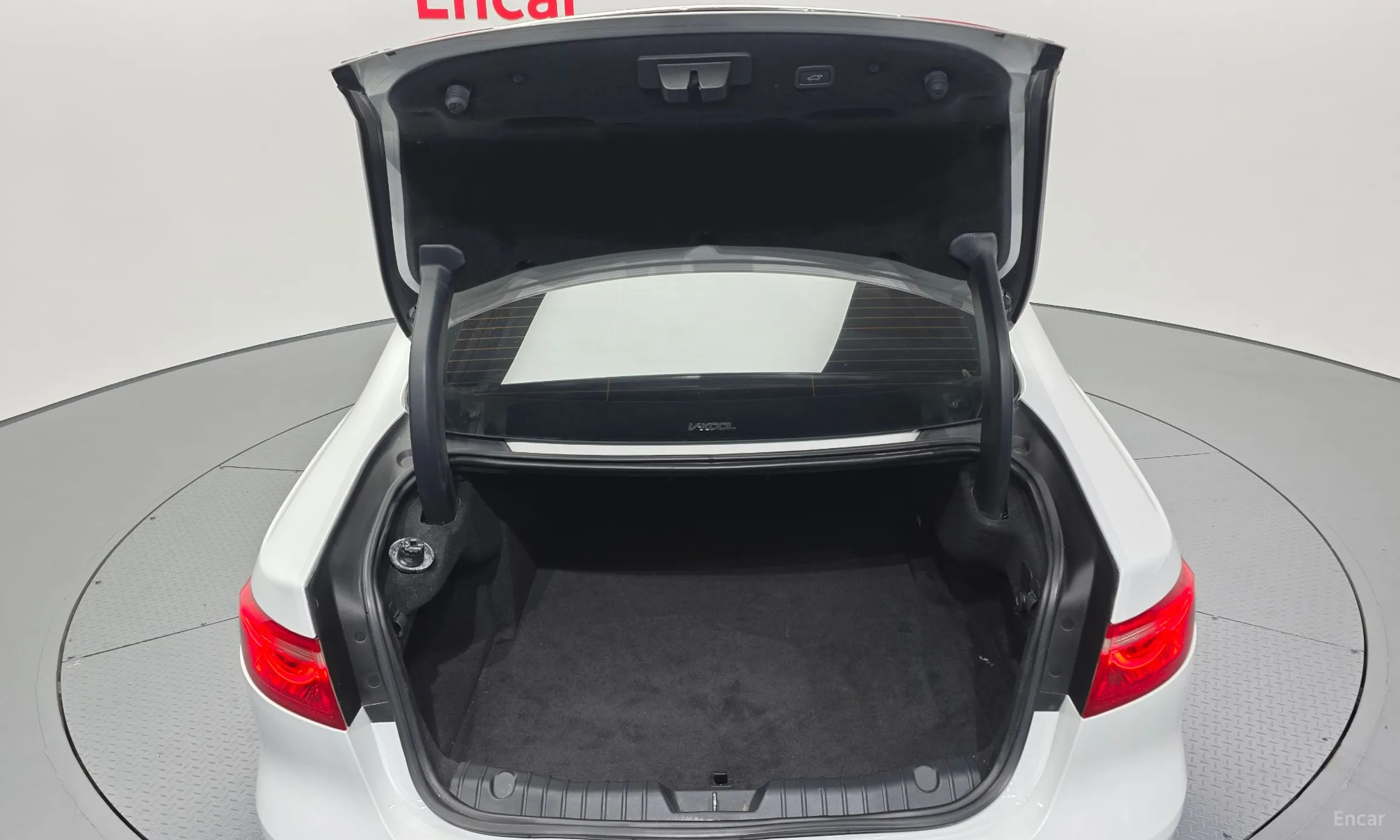 Jaguar XF (x260) превью 20