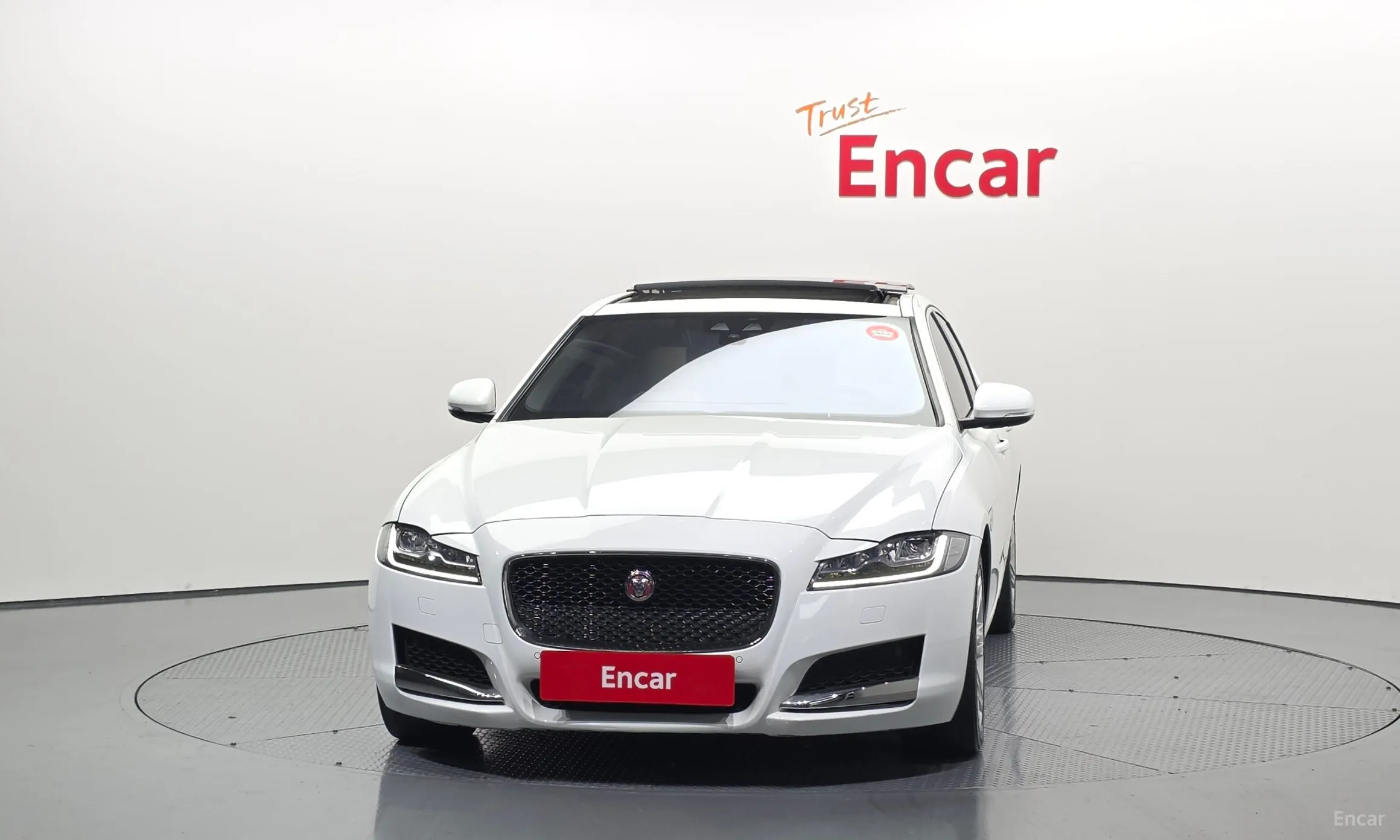 Jaguar XF (x260) превью 3