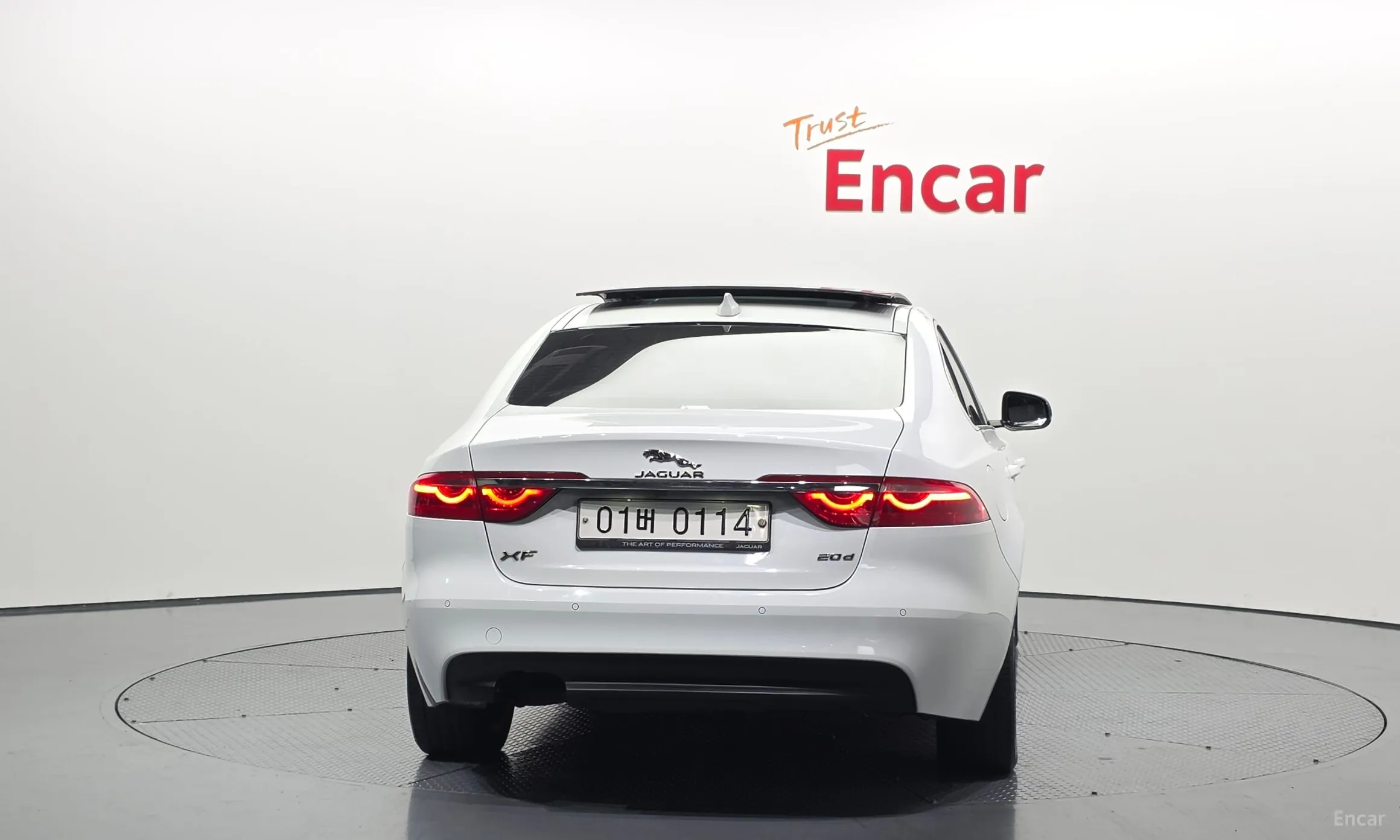 Jaguar XF (x260) превью 4