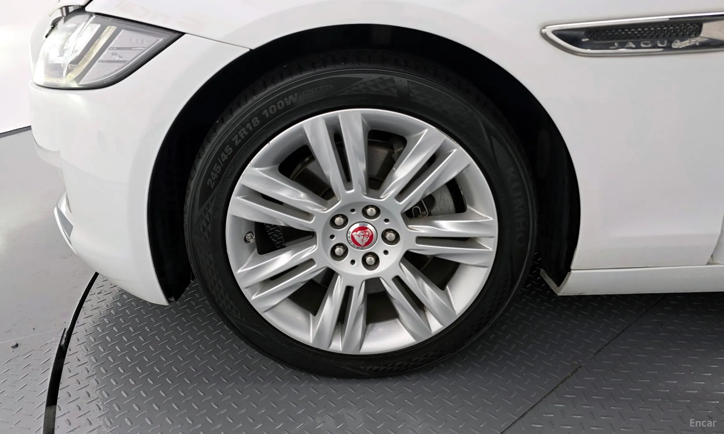 Jaguar XF (x260) превью 5