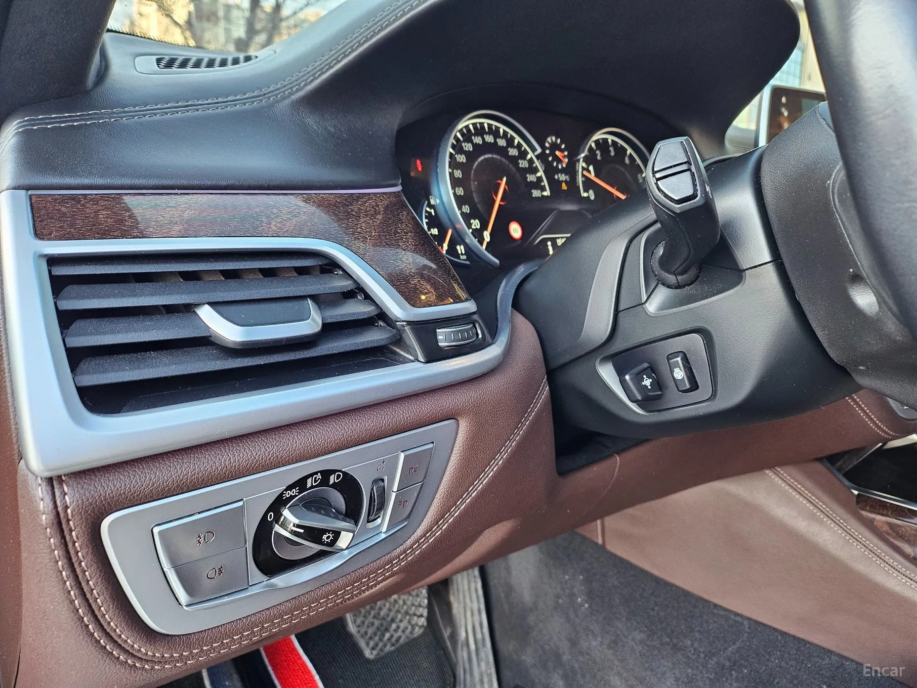 BMW 7 Series (G11) превью 12
