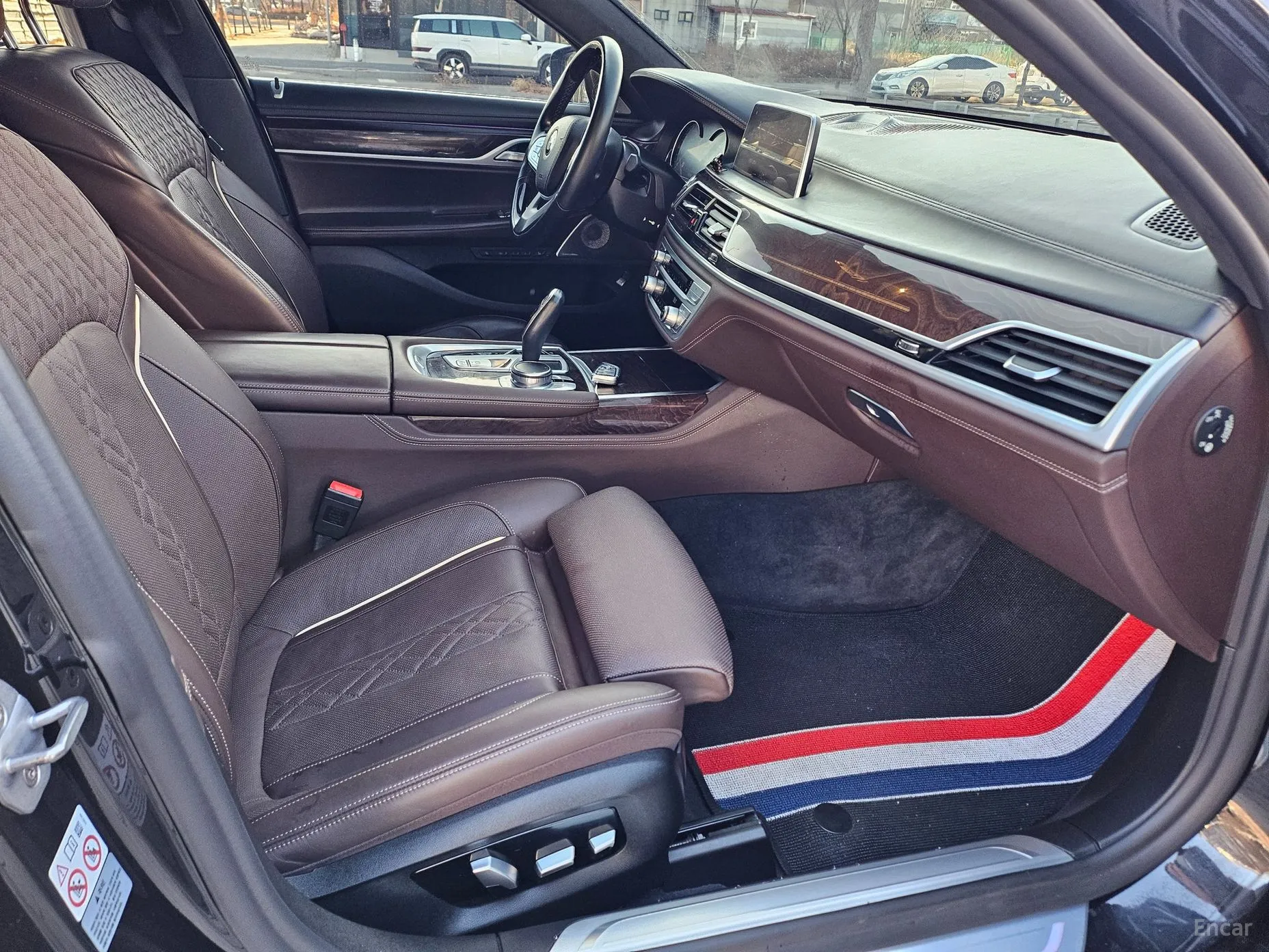 BMW 7 Series (G11) превью 13