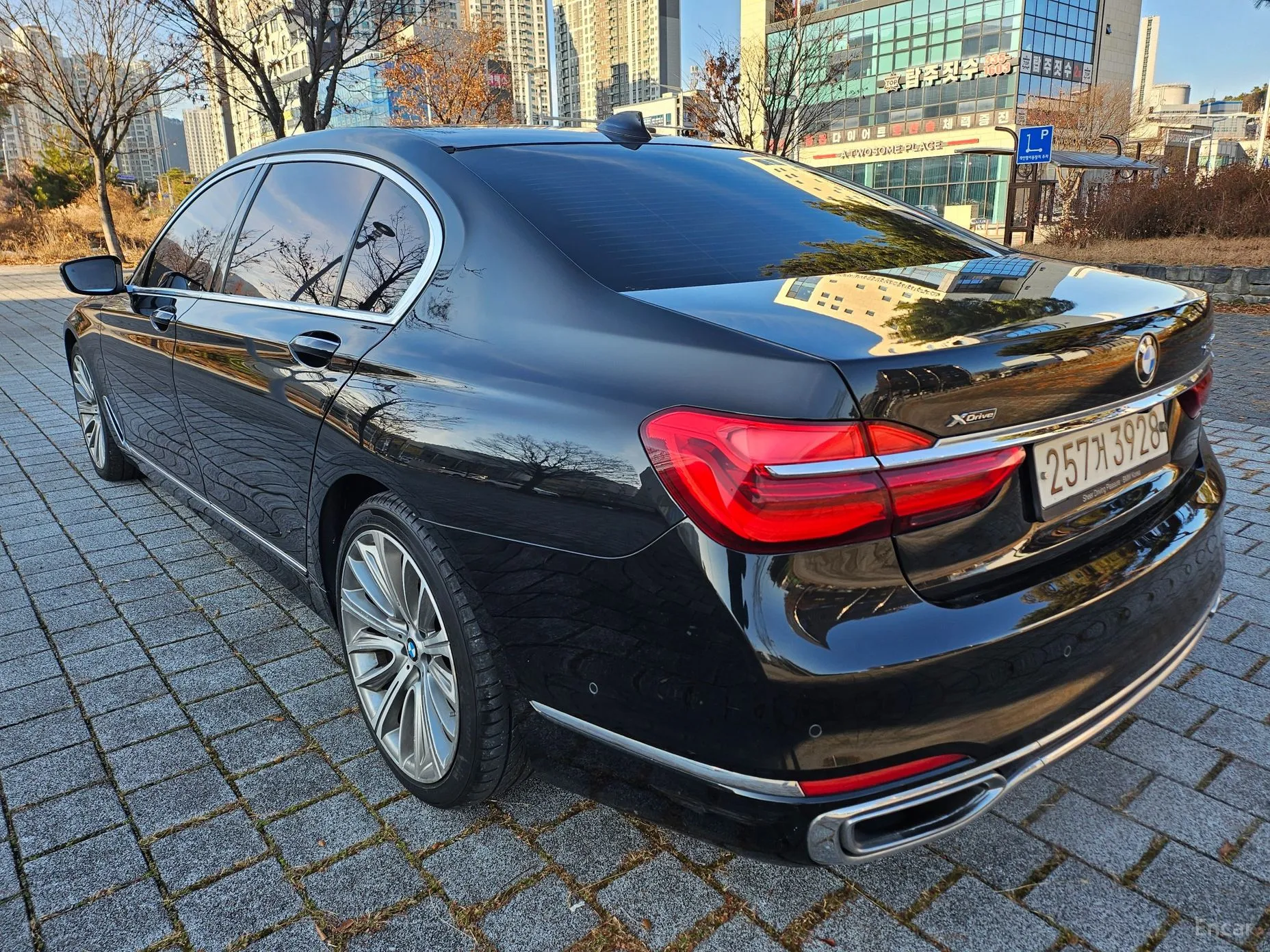 BMW 7 Series (G11) превью 5