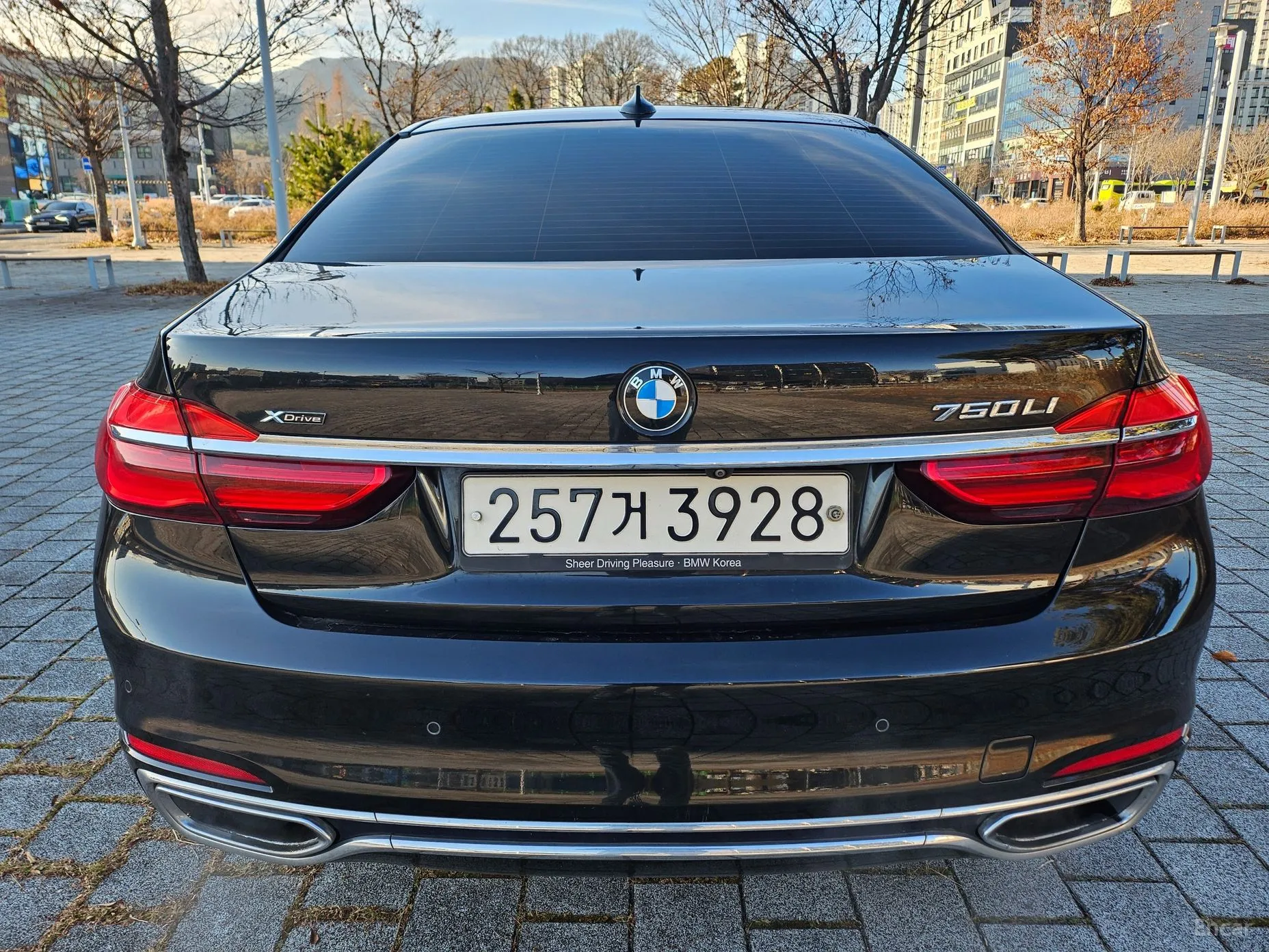 BMW 7 Series (G11) превью 6