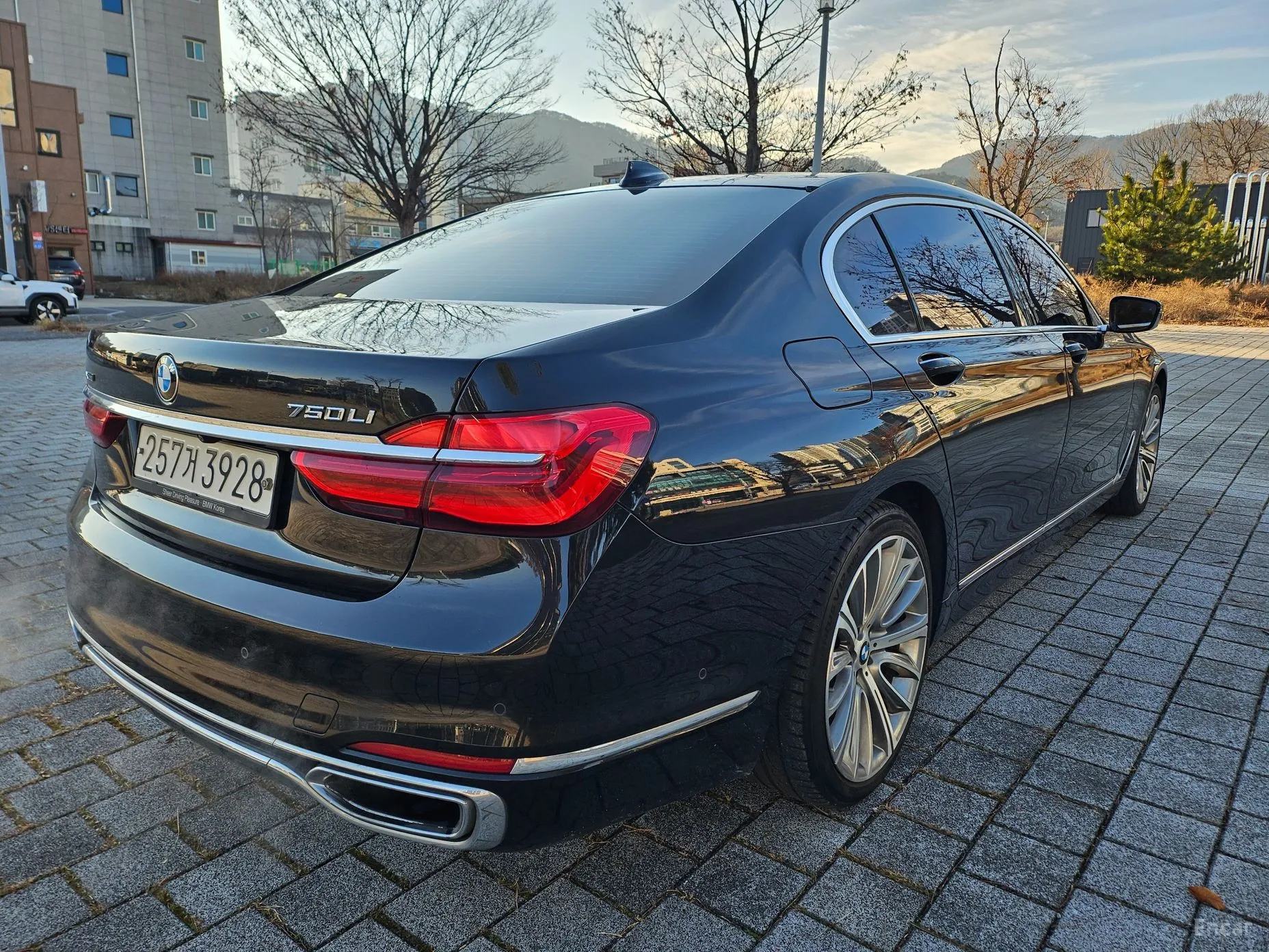 BMW 7 Series (G11) превью 7