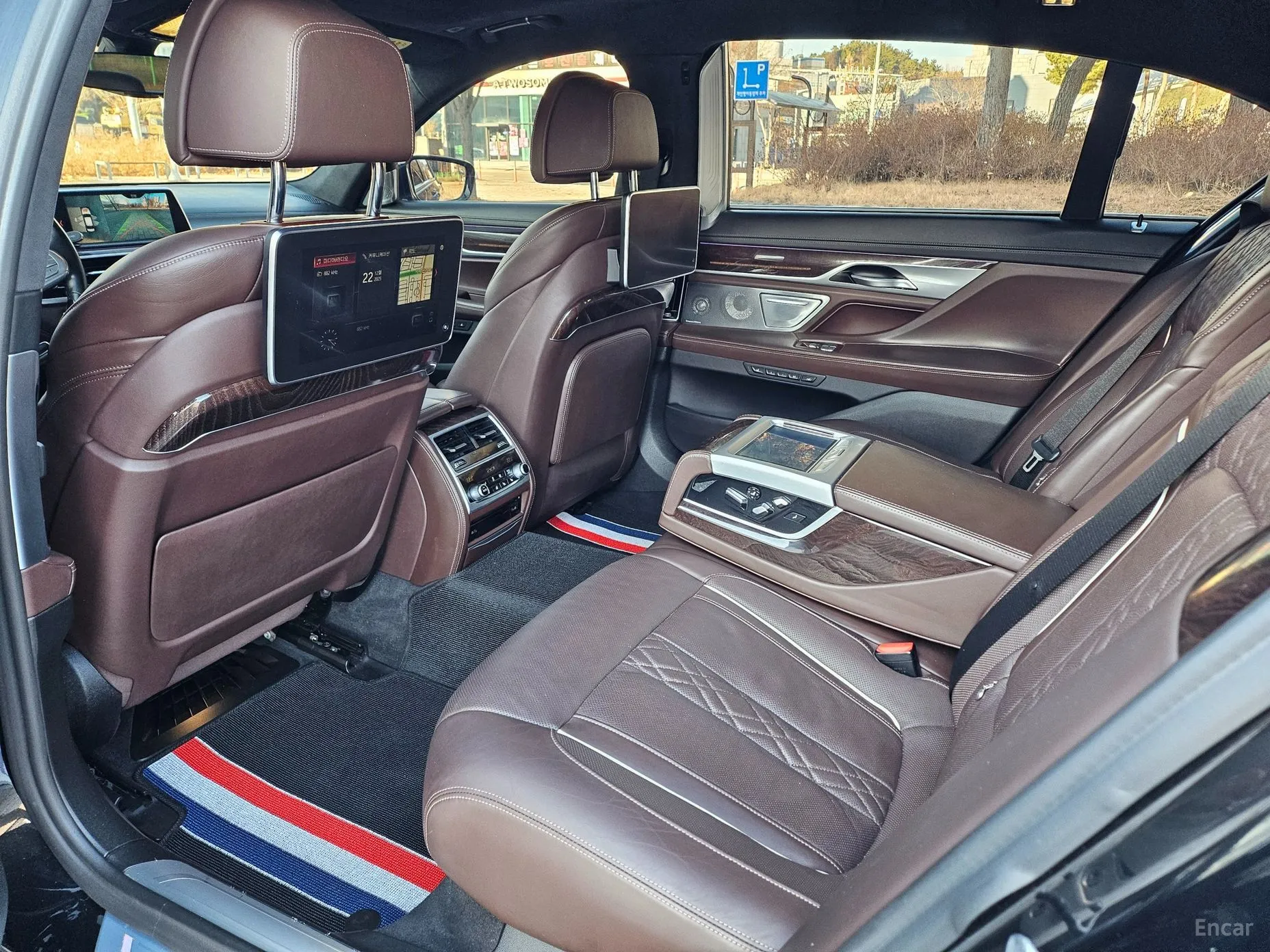 BMW 7 Series (G11) превью 9