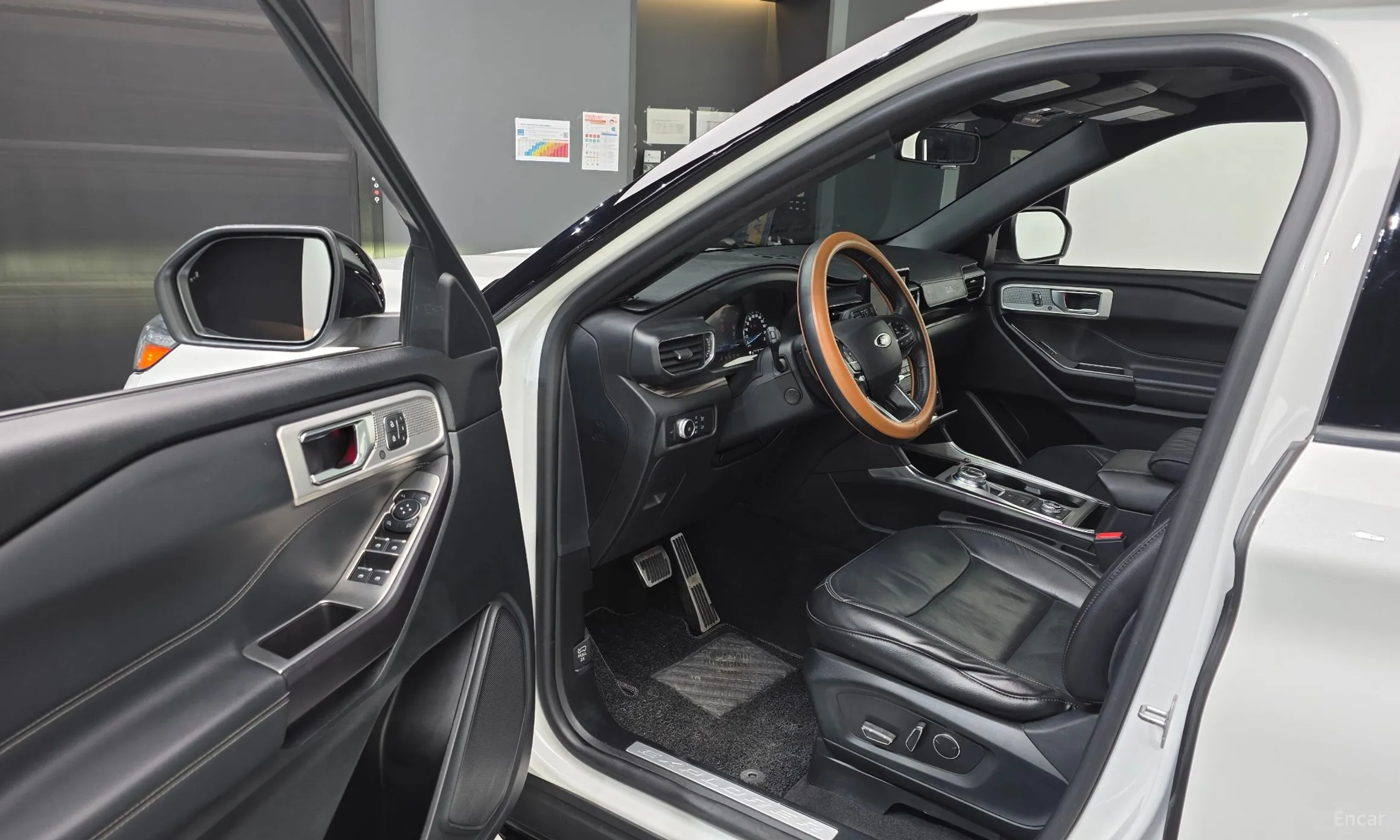 Ford Explorer 6th Generation превью 10