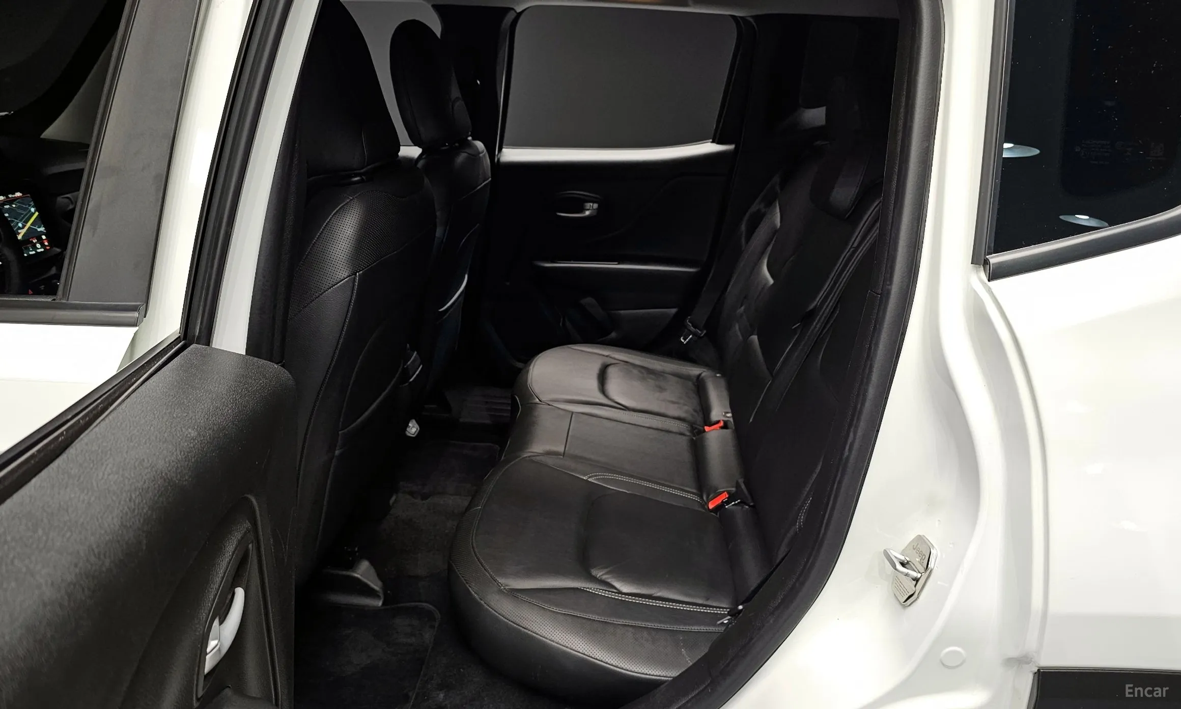 Jeep Renegade превью 12