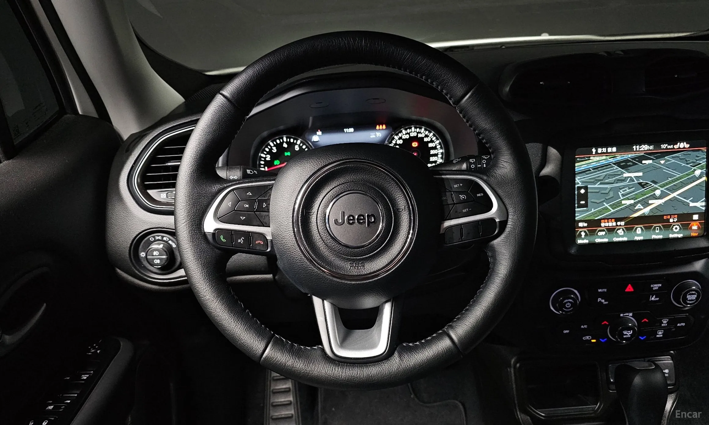 Jeep Renegade превью 13