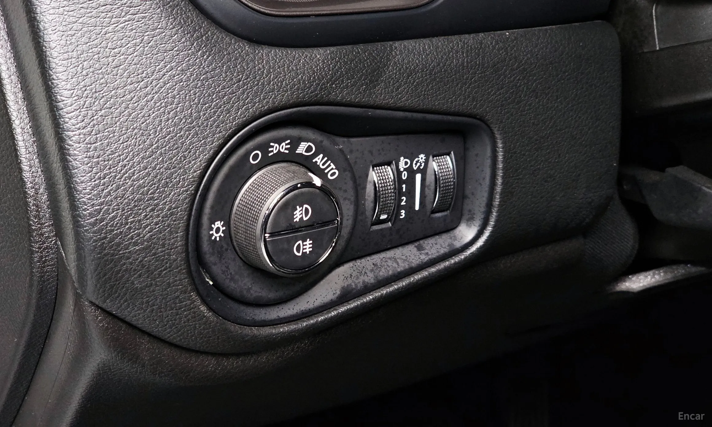 Jeep Renegade превью 17