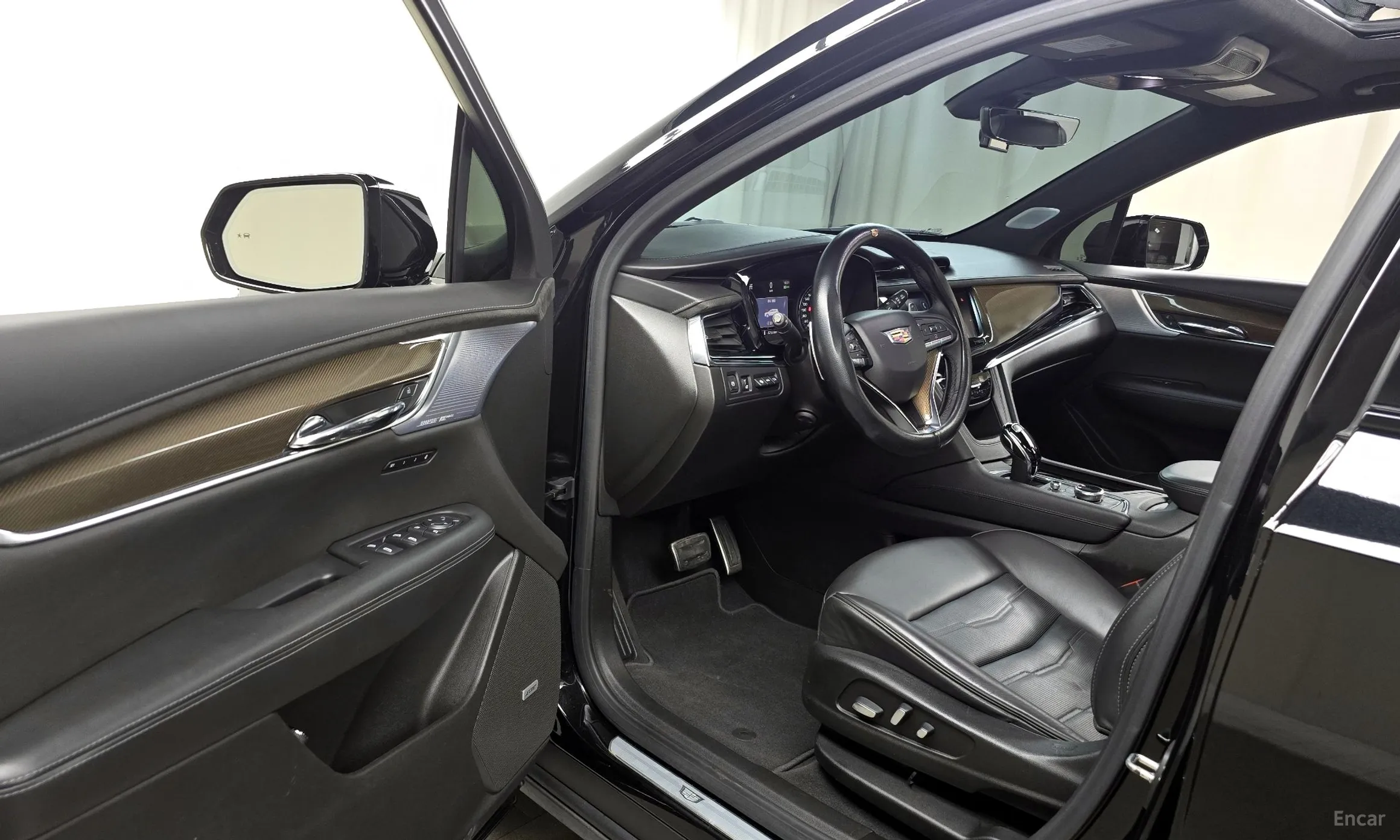 Cadillac XT6 превью 11