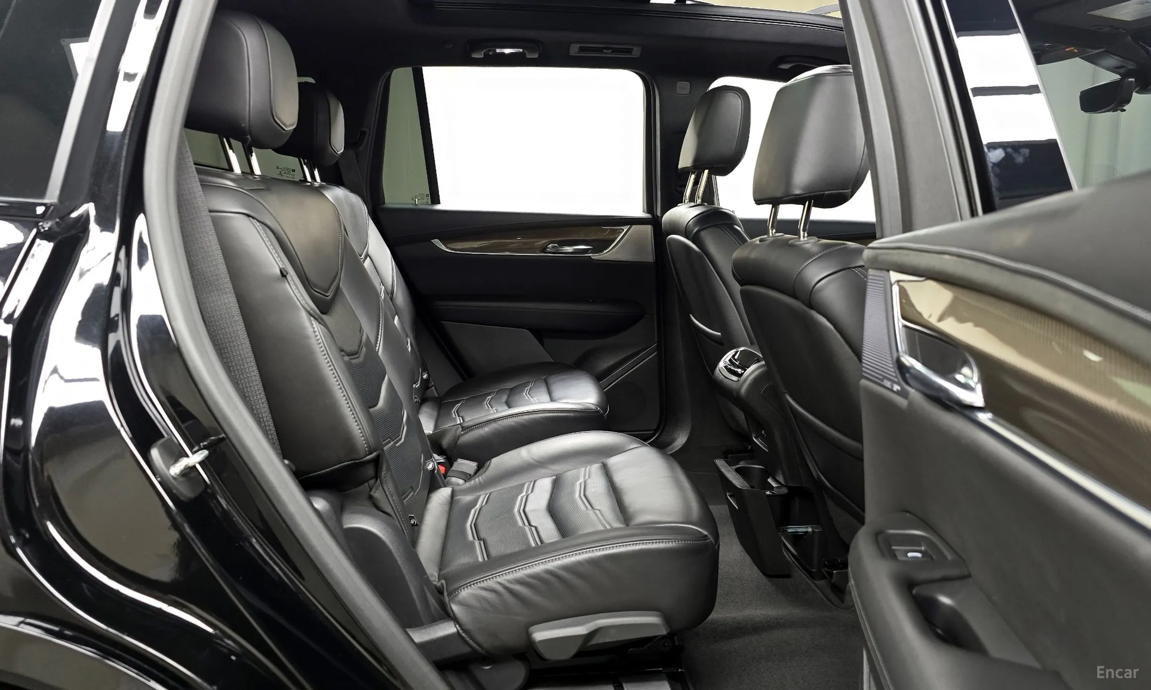 Cadillac XT6 превью 12