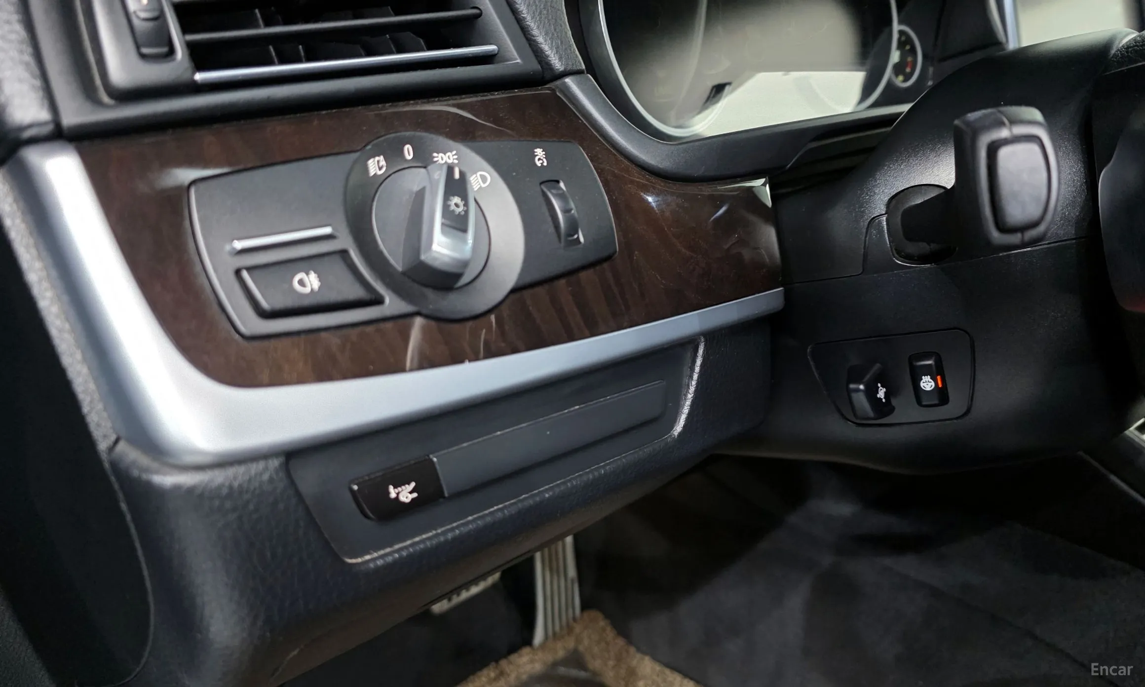 BMW 5 Series (F10) превью 11