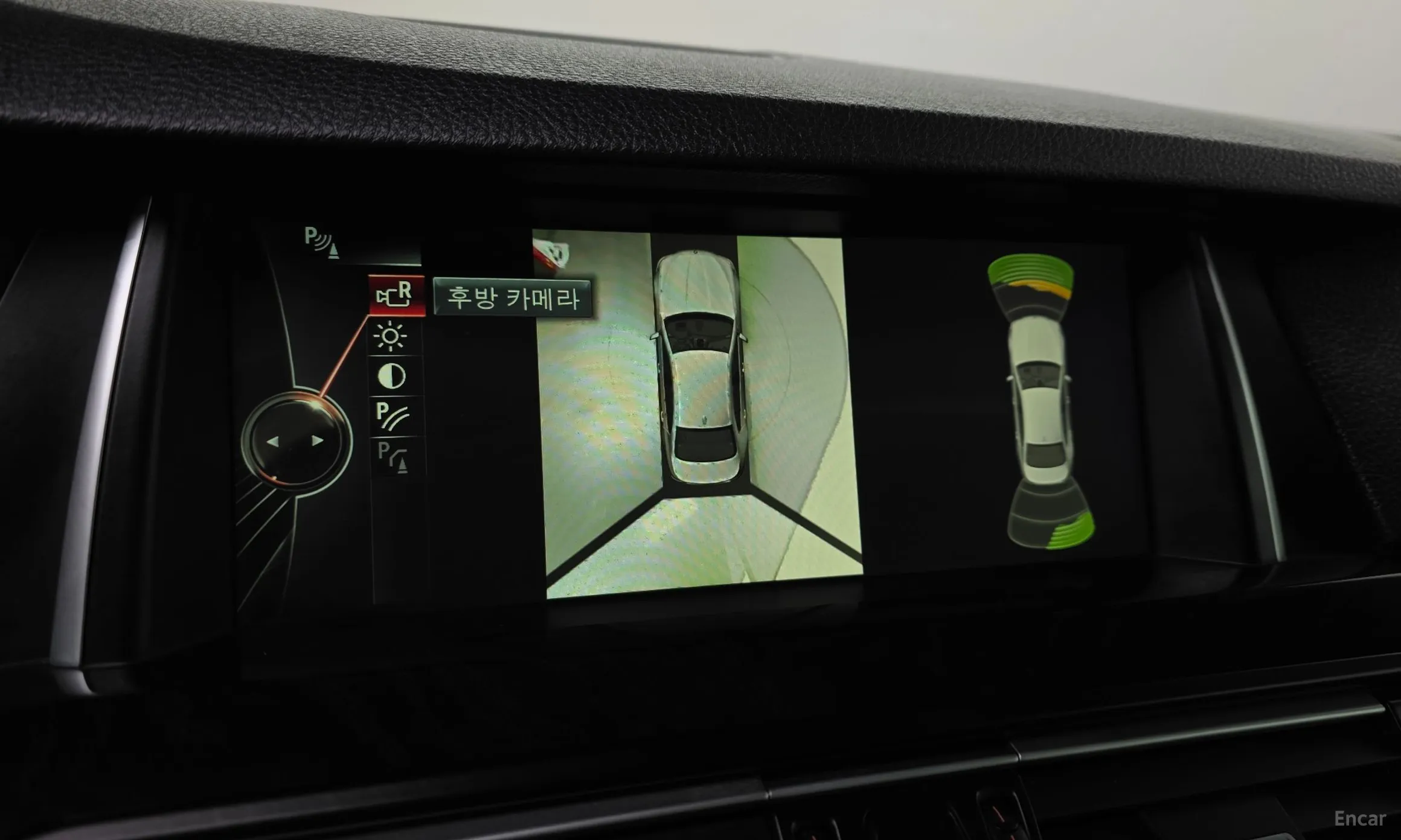 BMW 5 Series (F10) превью 14