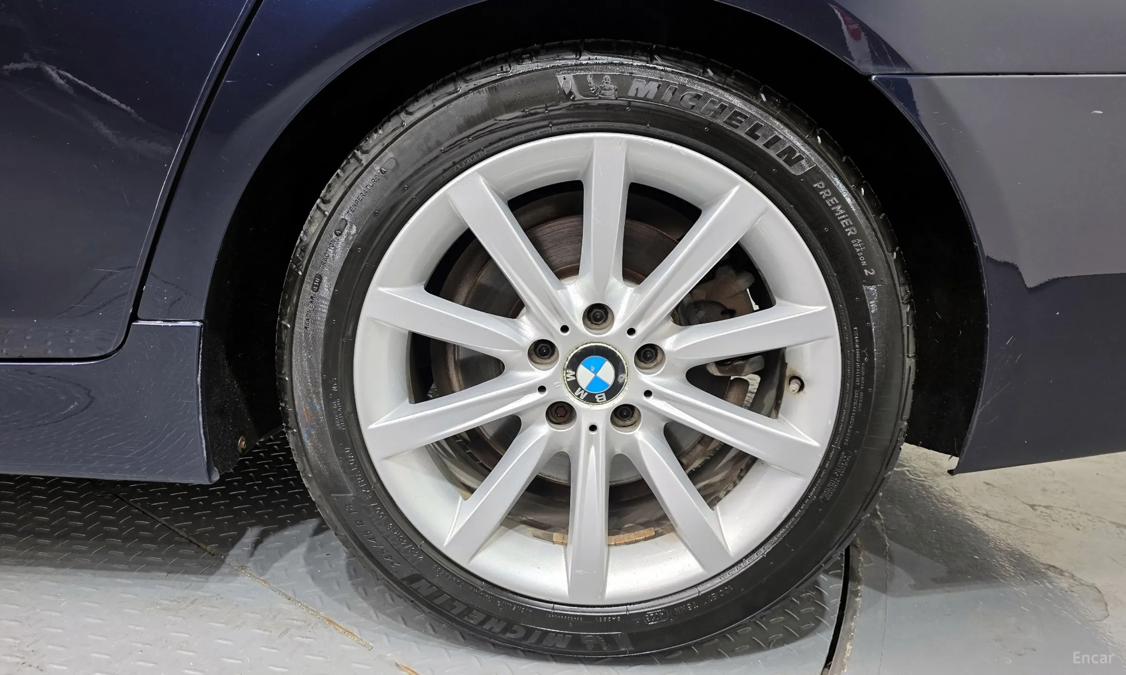 BMW 5 Series (F10) превью 5