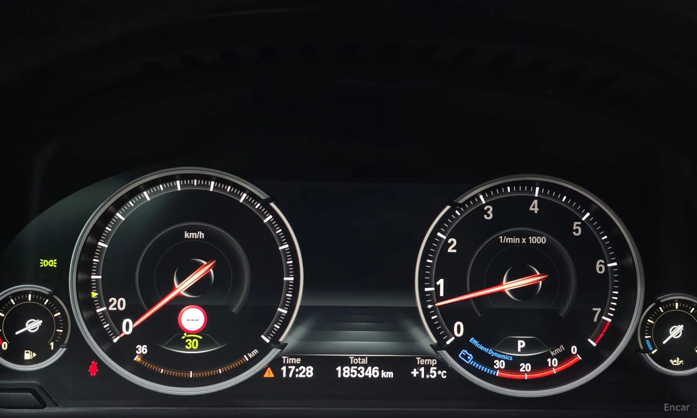 BMW 5 Series (F10) превью 8