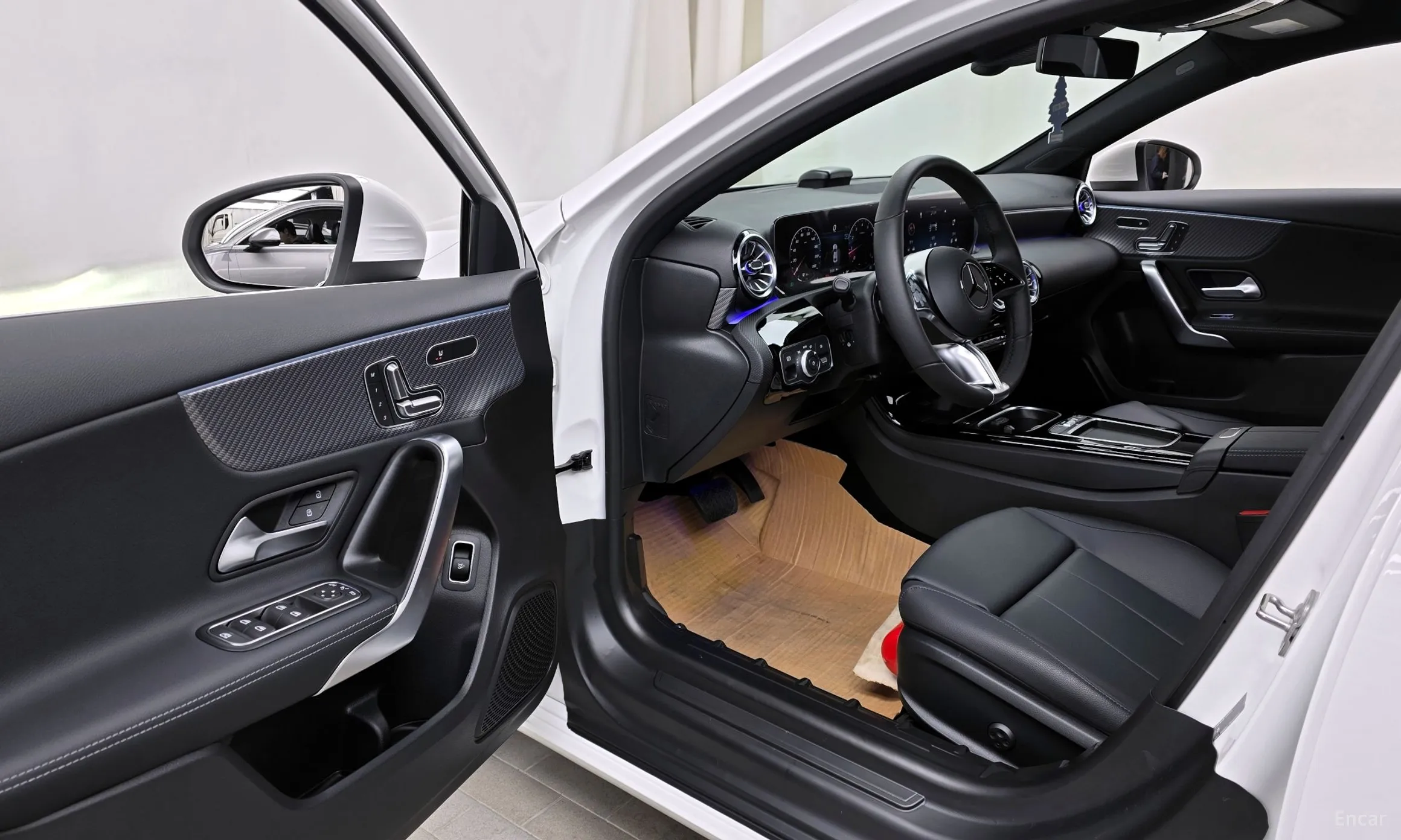 Mercedes Benz A-Class W177 превью 10