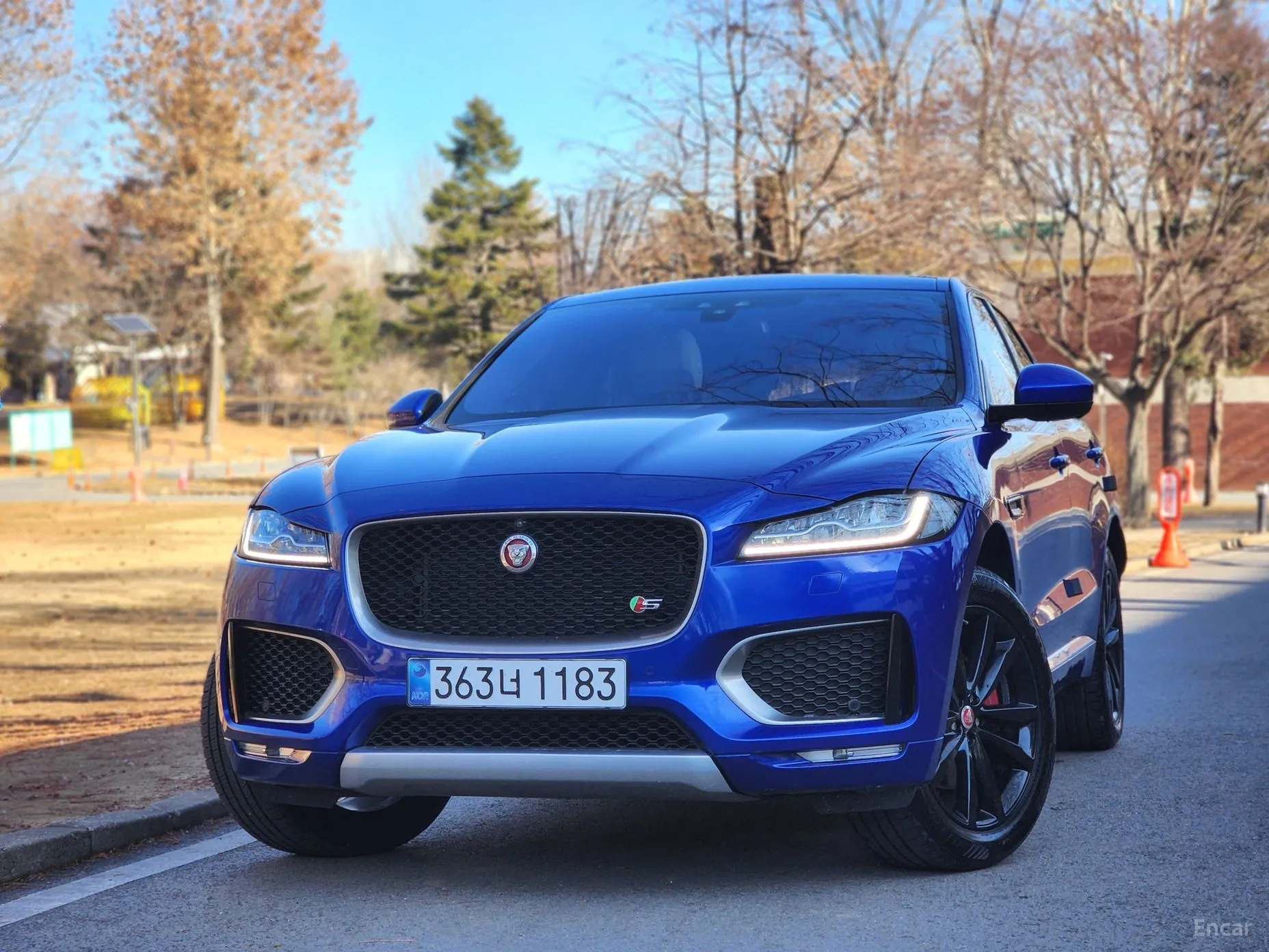 Jaguar F-PACE превью 10