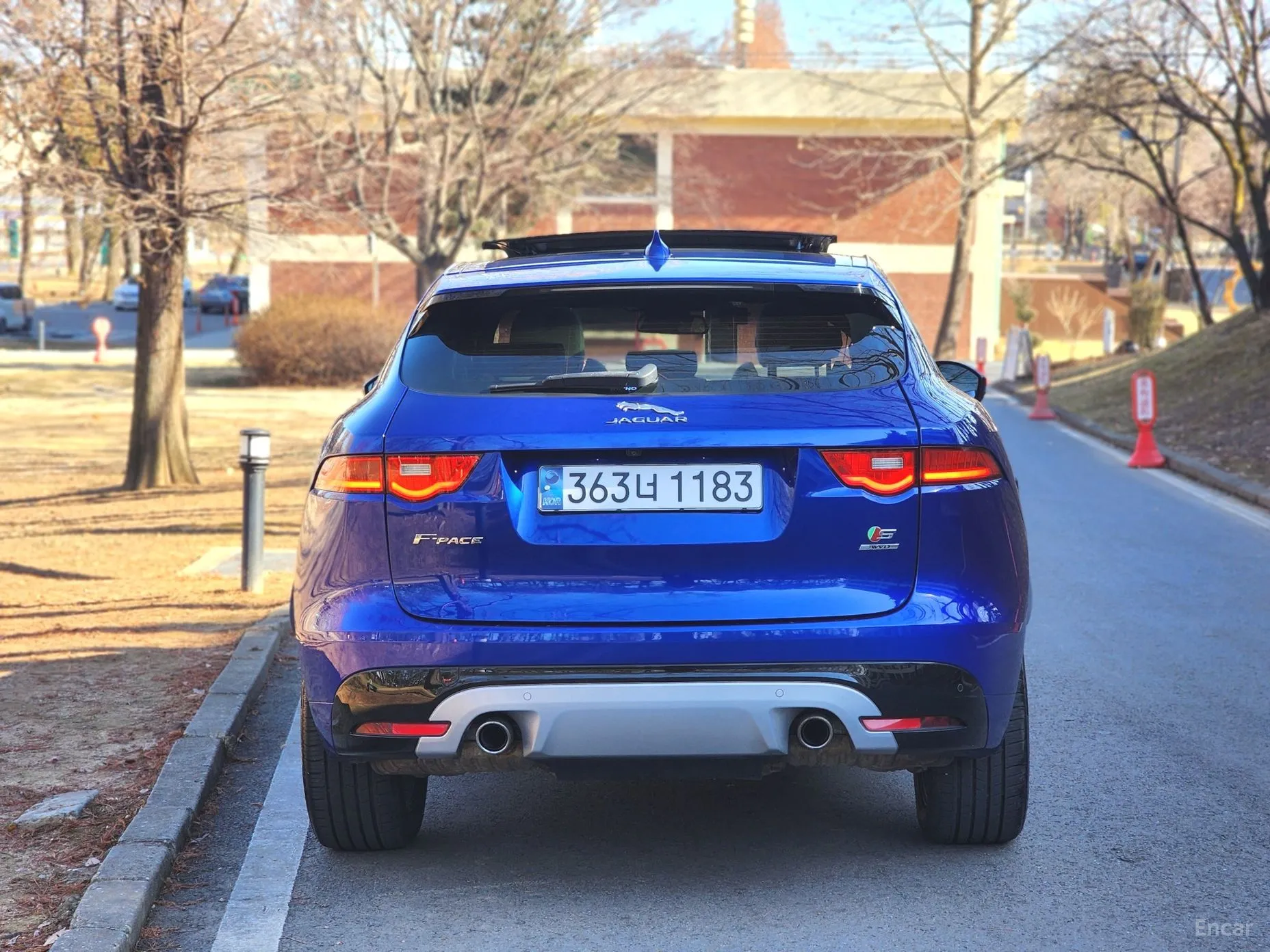 Jaguar F-PACE превью 5