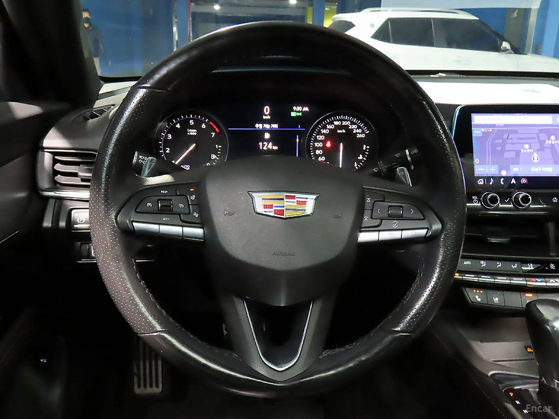 Cadillac CT4 превью 10