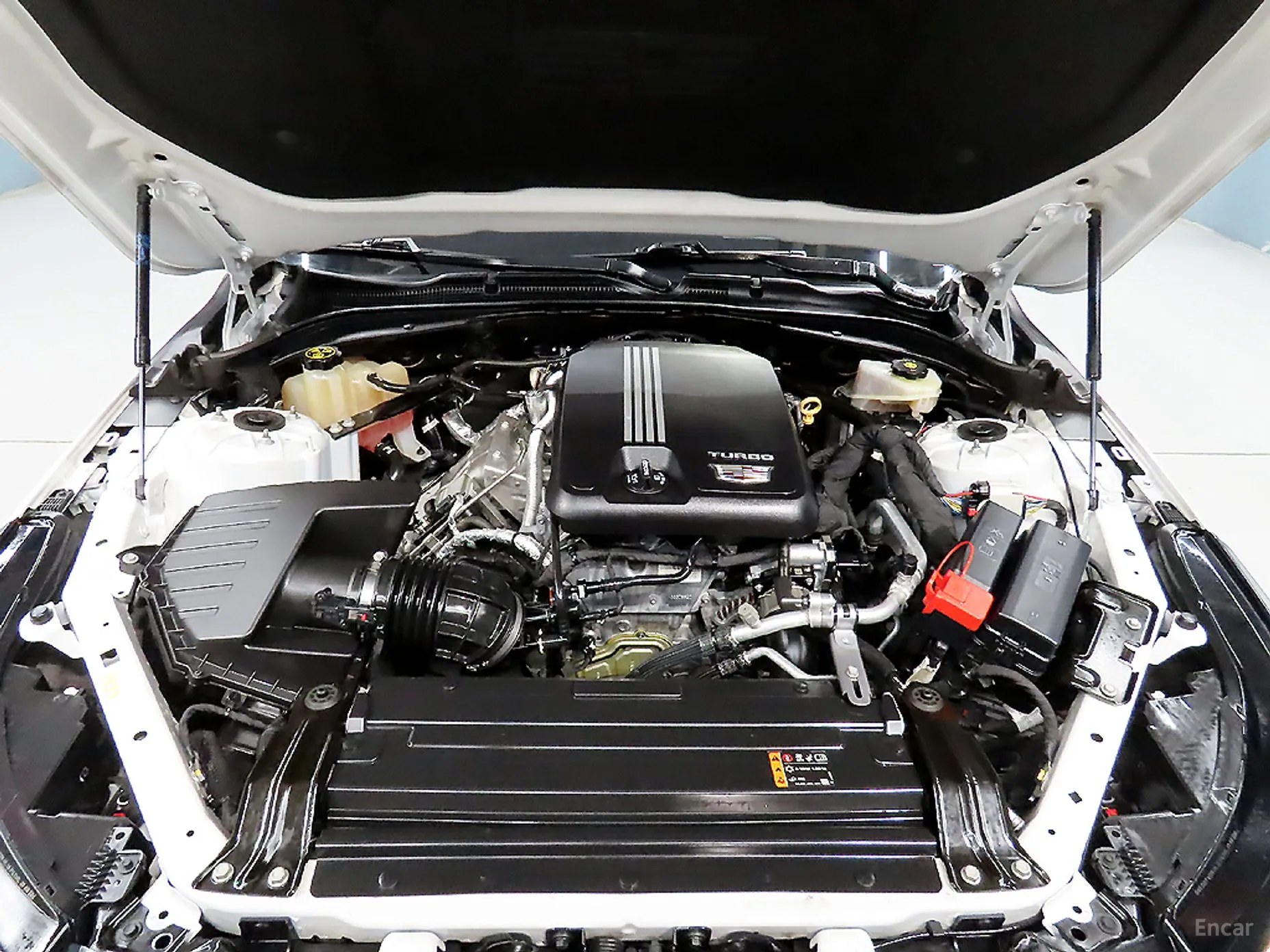 Cadillac CT4 превью 19