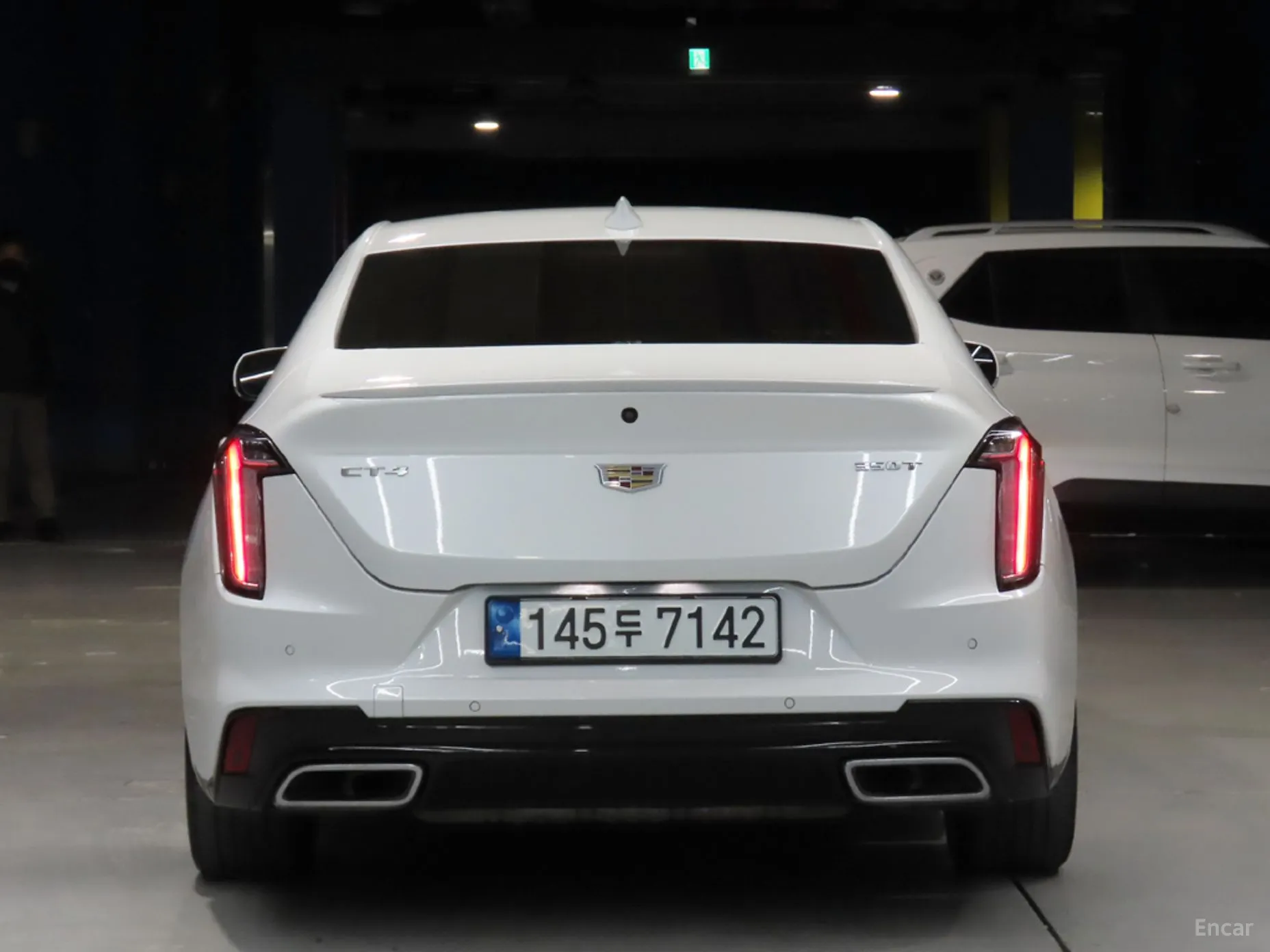 Cadillac CT4 превью 3
