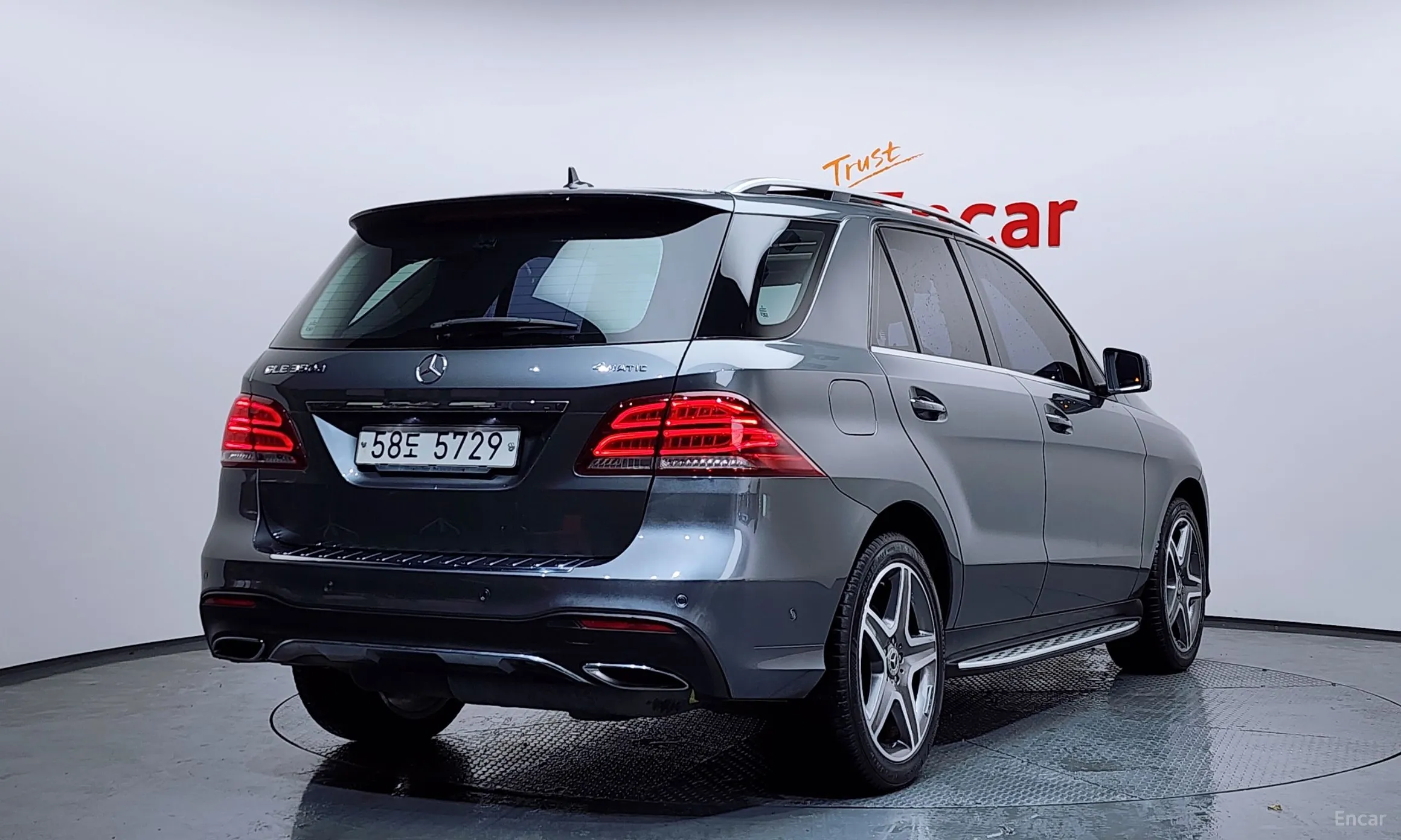 Mercedes Benz GLE-Class W166