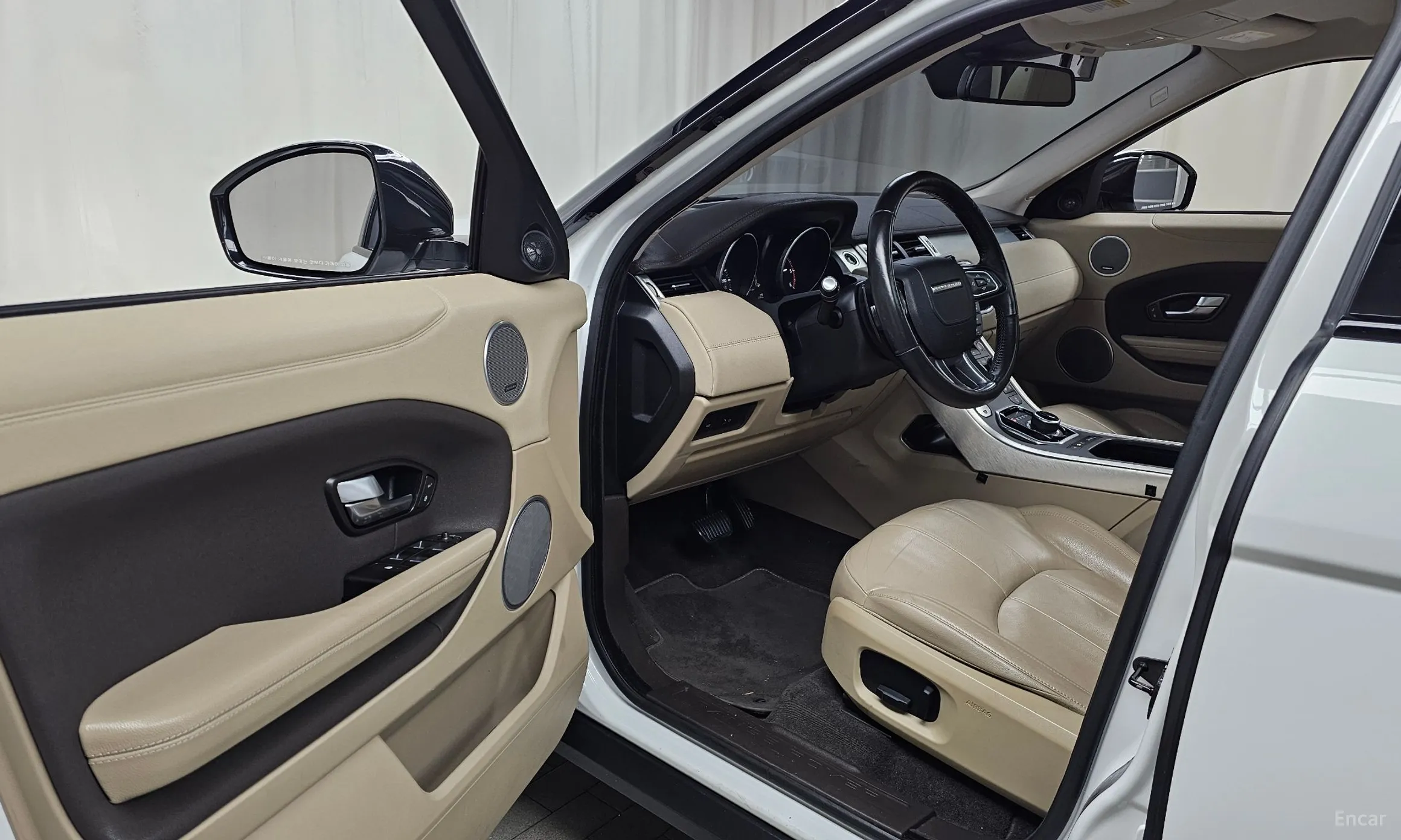 Land Rover Range Rover Evoque превью 10