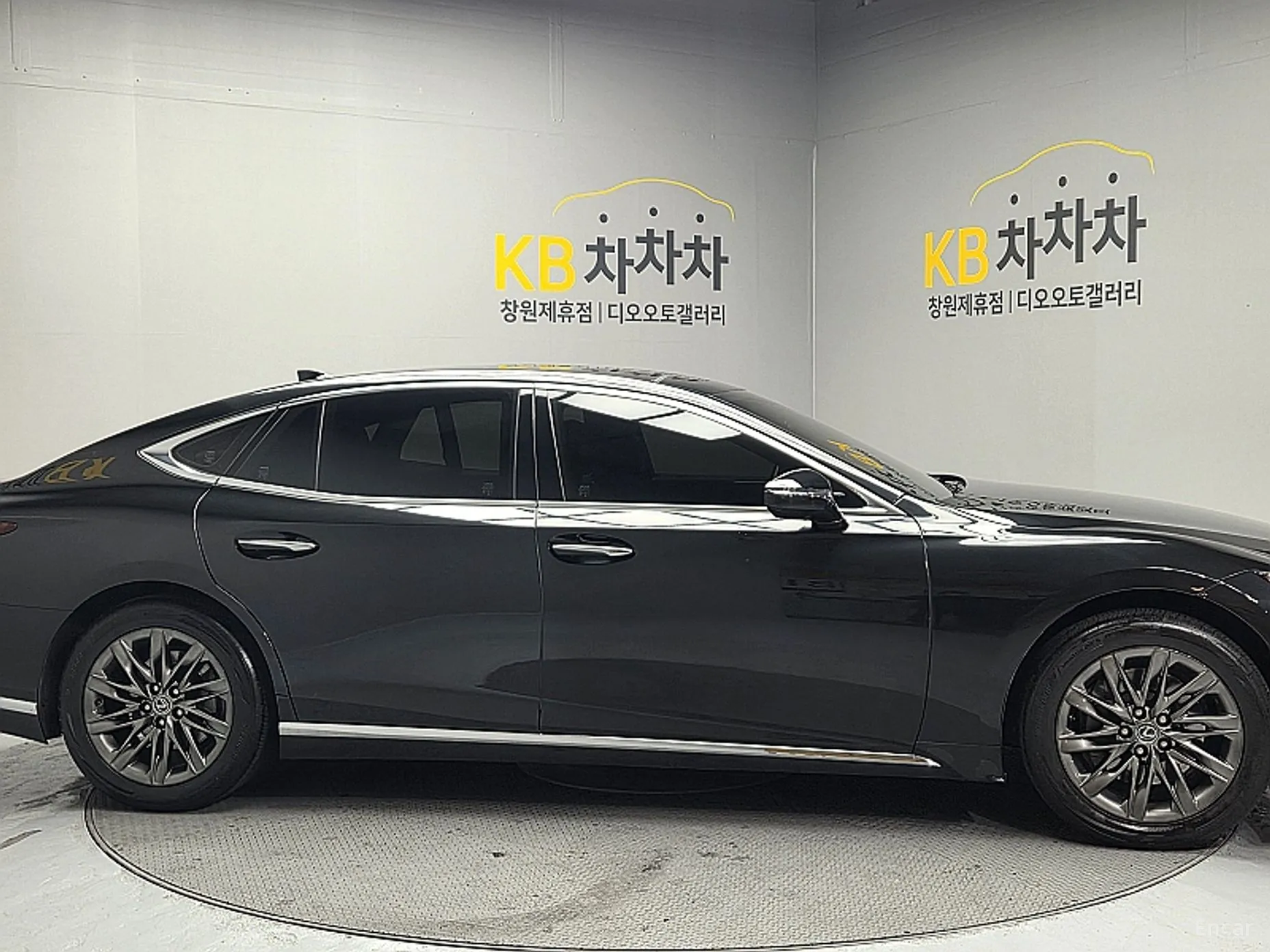Lexus LS500 5th Generation превью 4