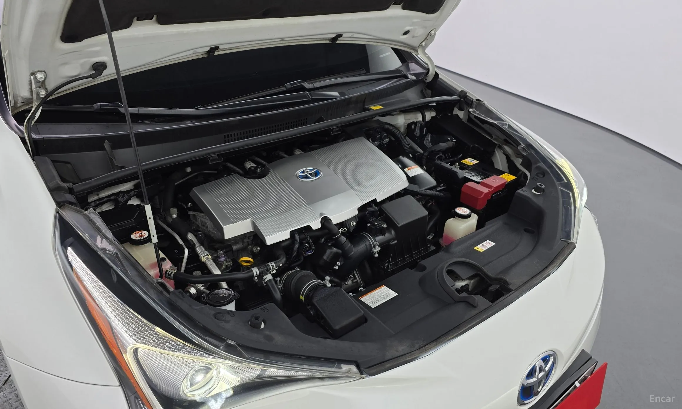 Toyota Prius 4th Generation превью 6
