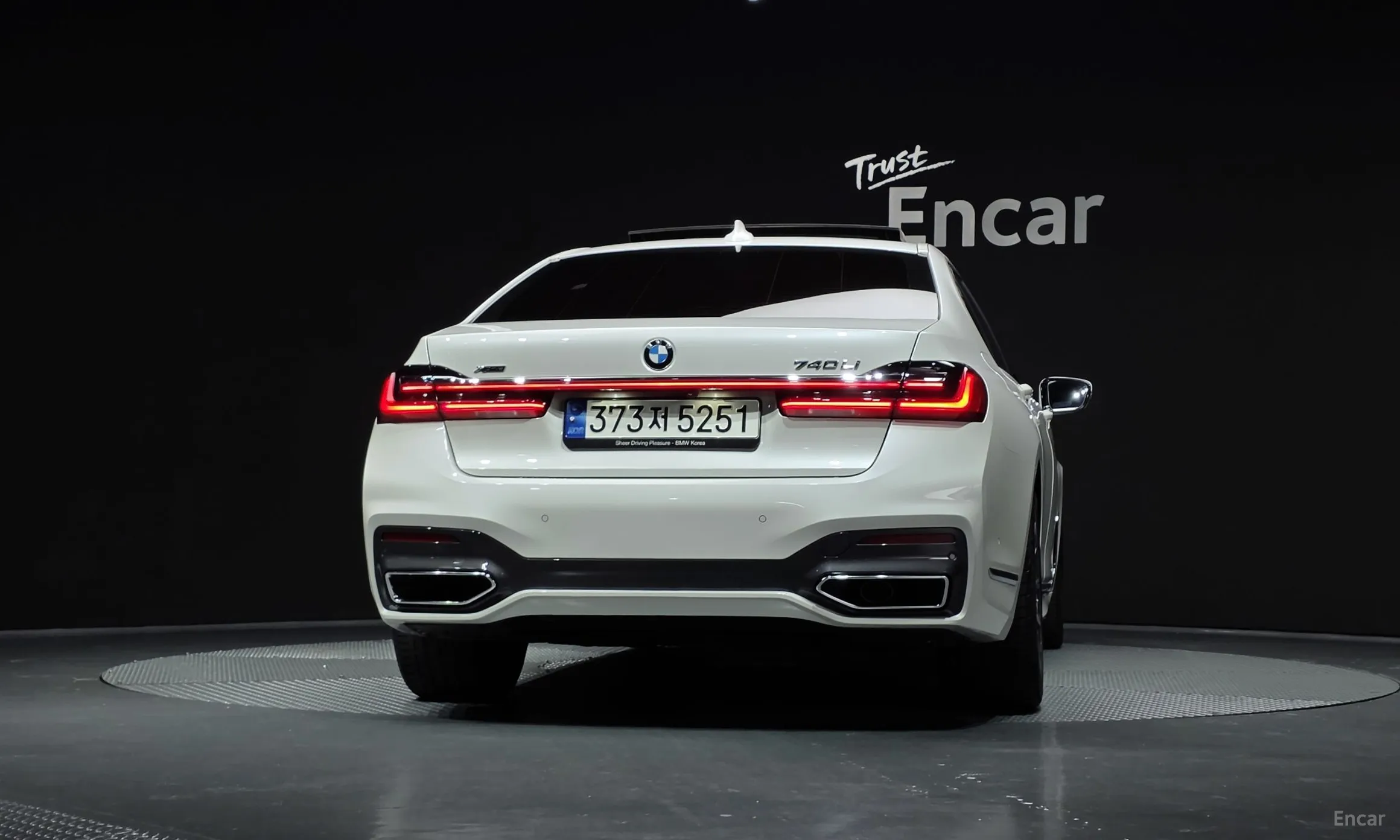 BMW 7 Series (G11) превью 4