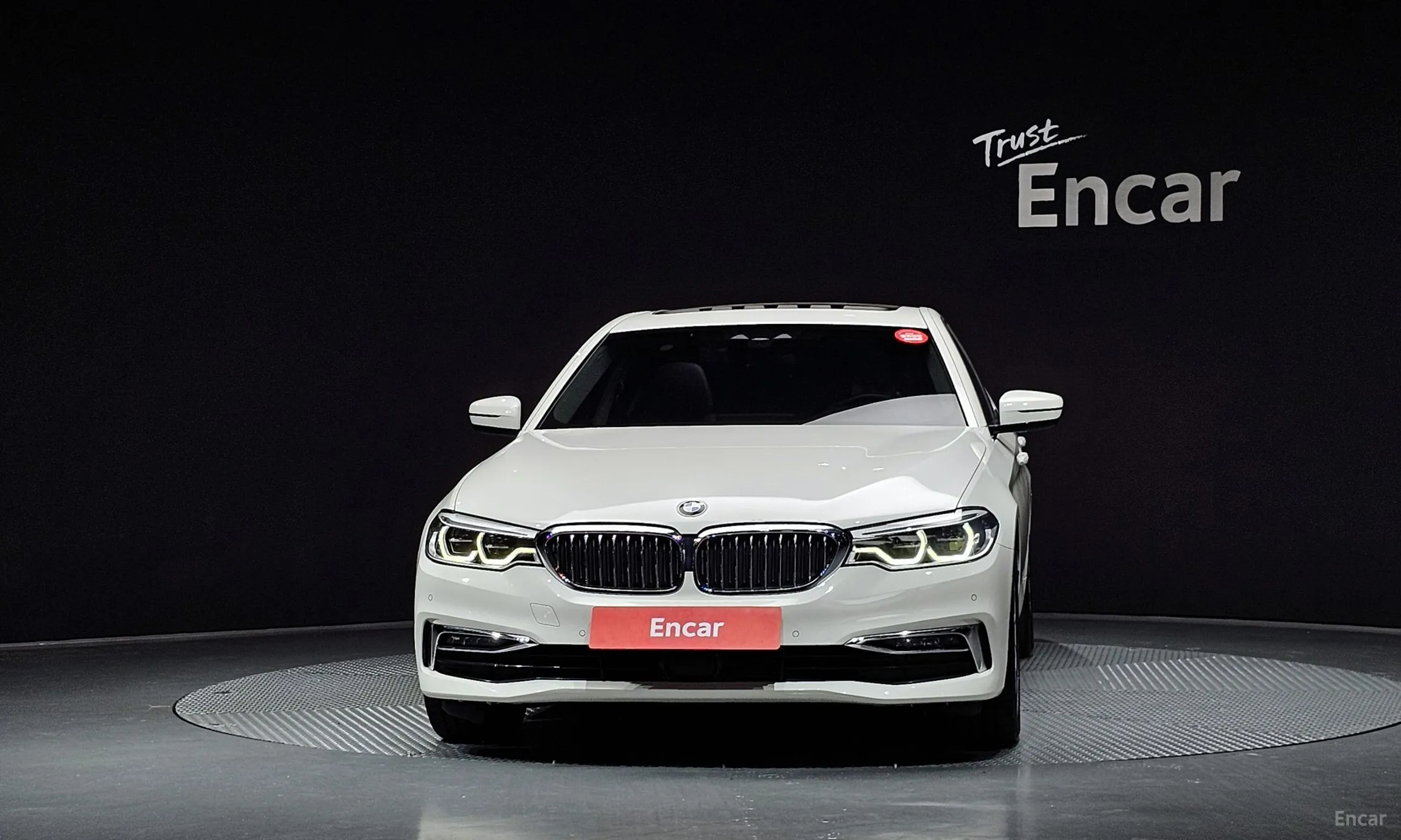 BMW 5 Series (G30) превью 3