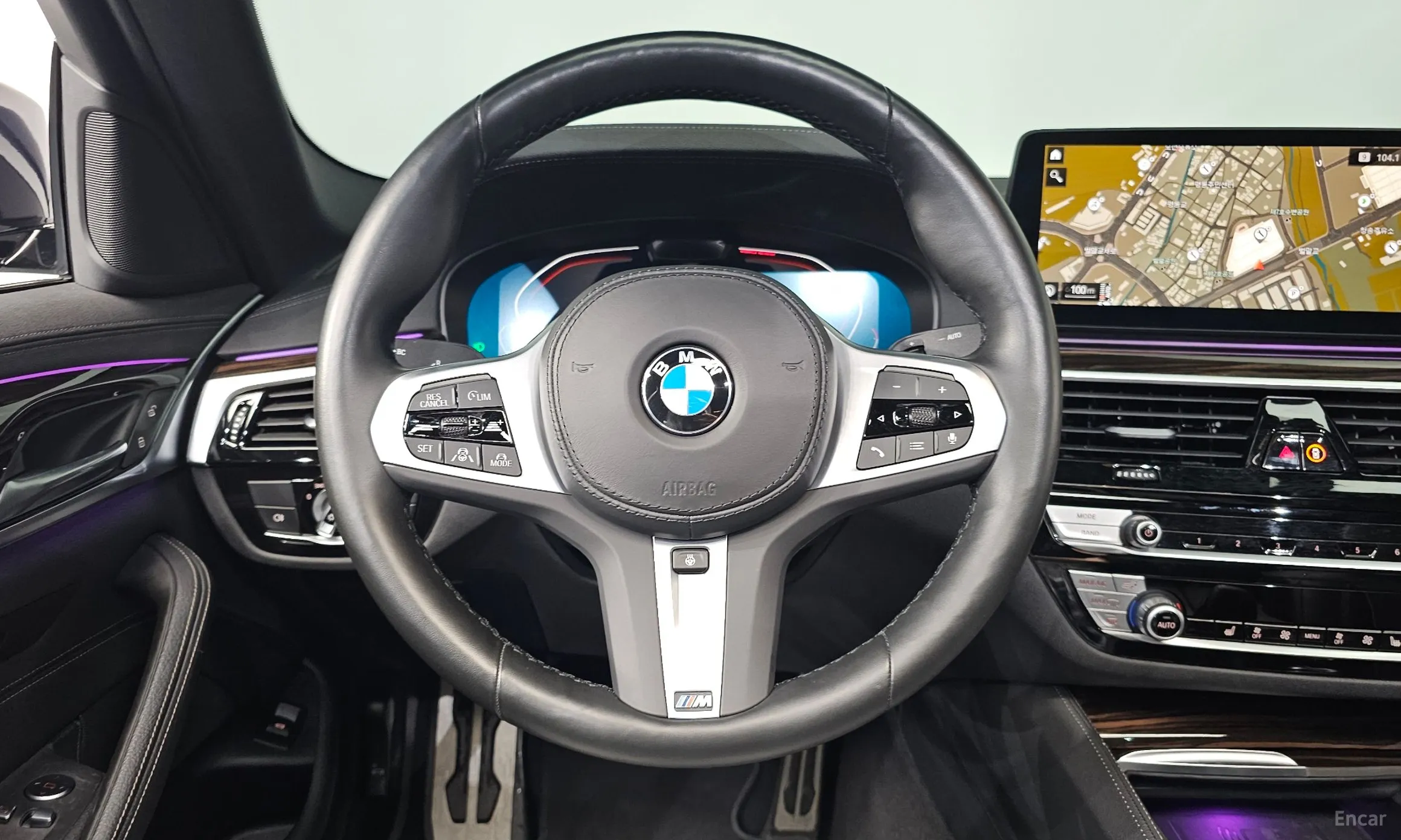 BMW 5 Series (G30) превью 13