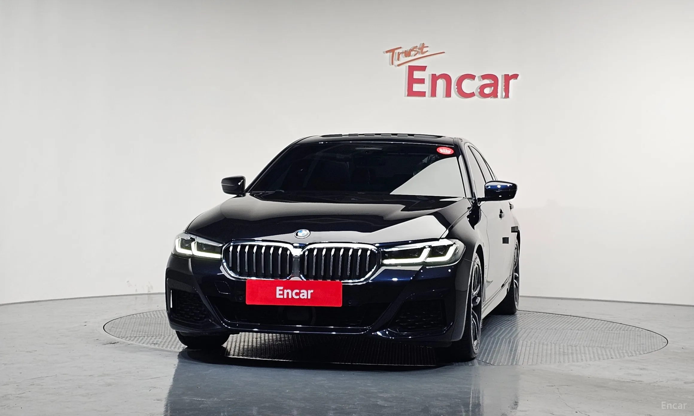 BMW 5 Series (G30) превью 3