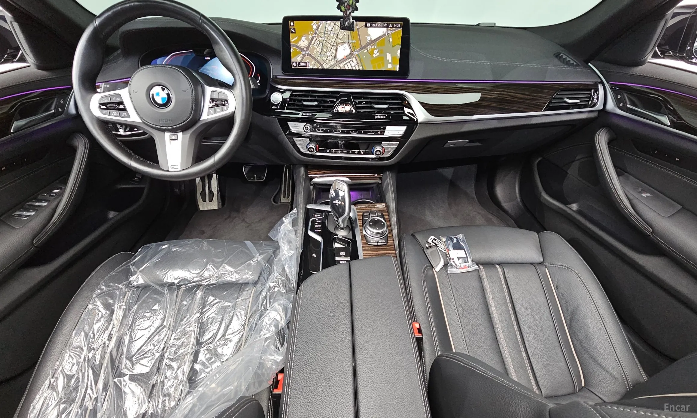 BMW 5 Series (G30) превью 7