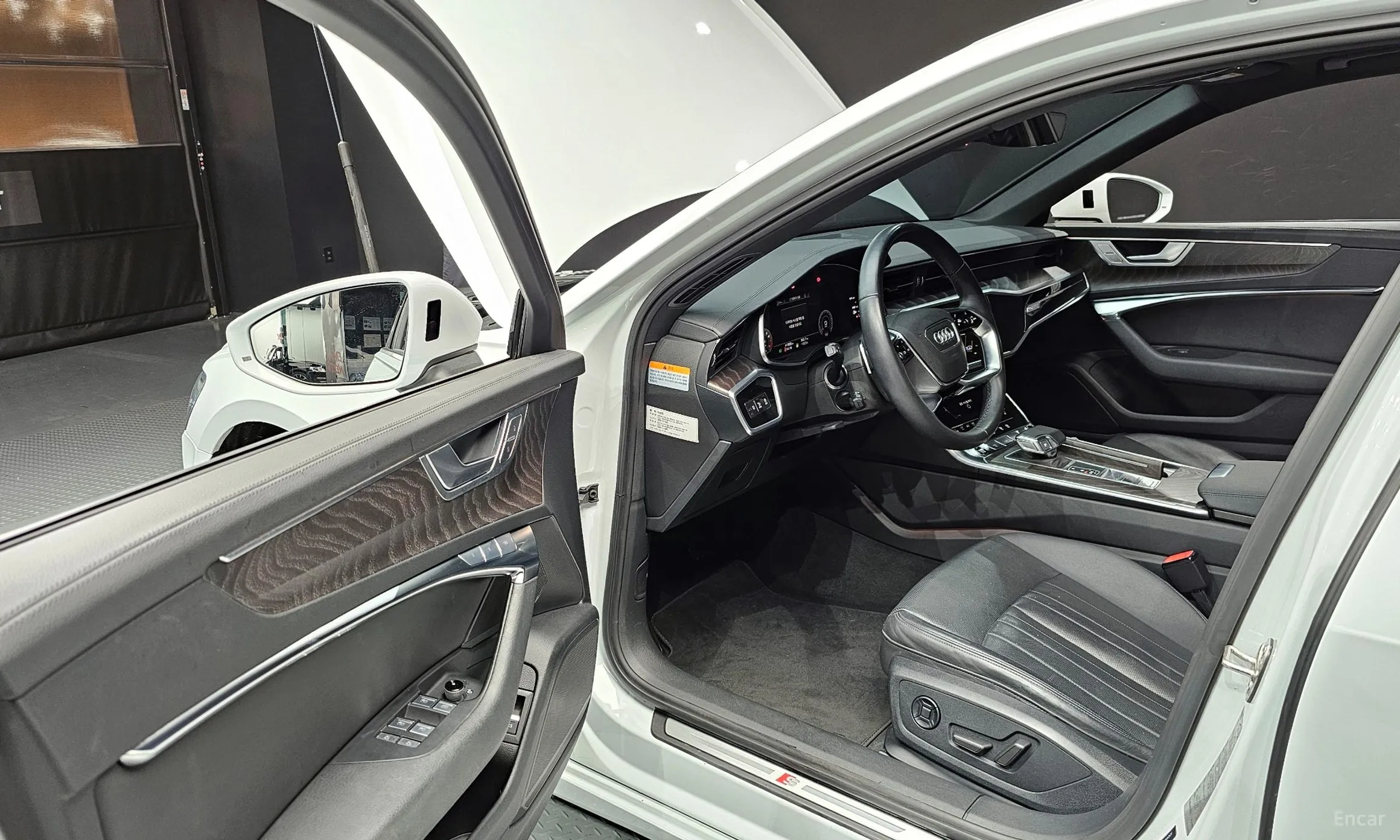 Audi A6 (C8) превью 11
