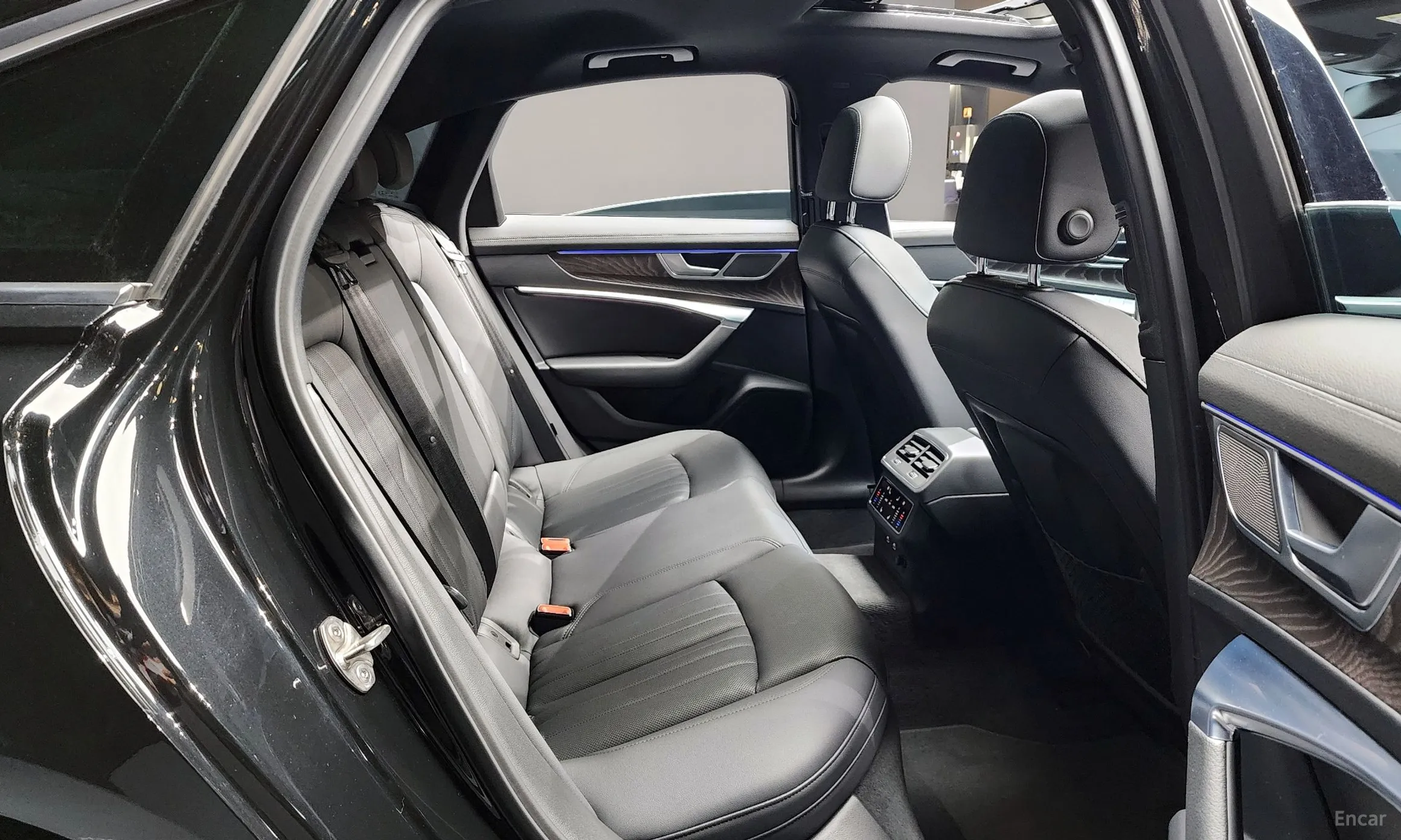 Audi A6 (C8) превью 12