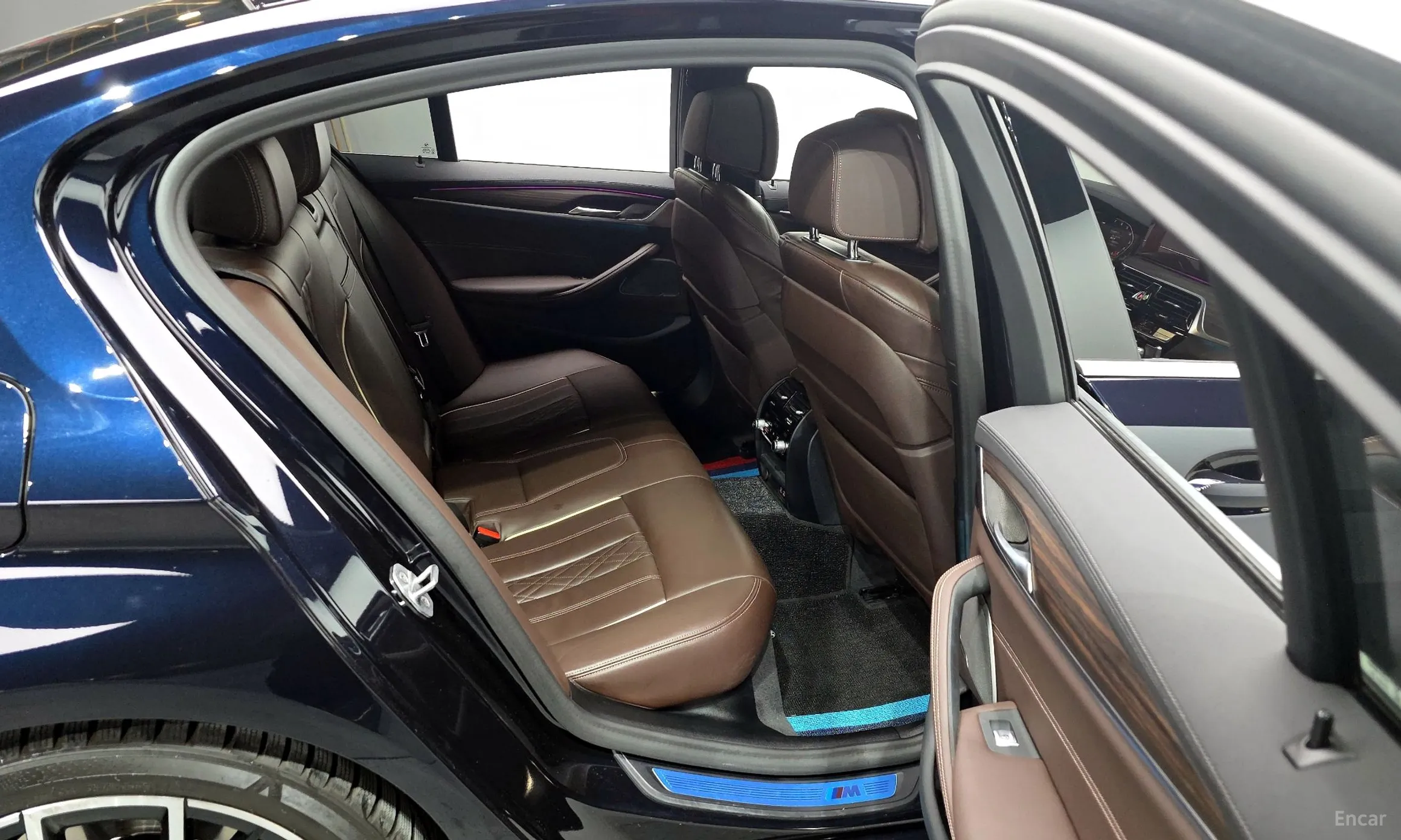 BMW 5 Series (G30) превью 12
