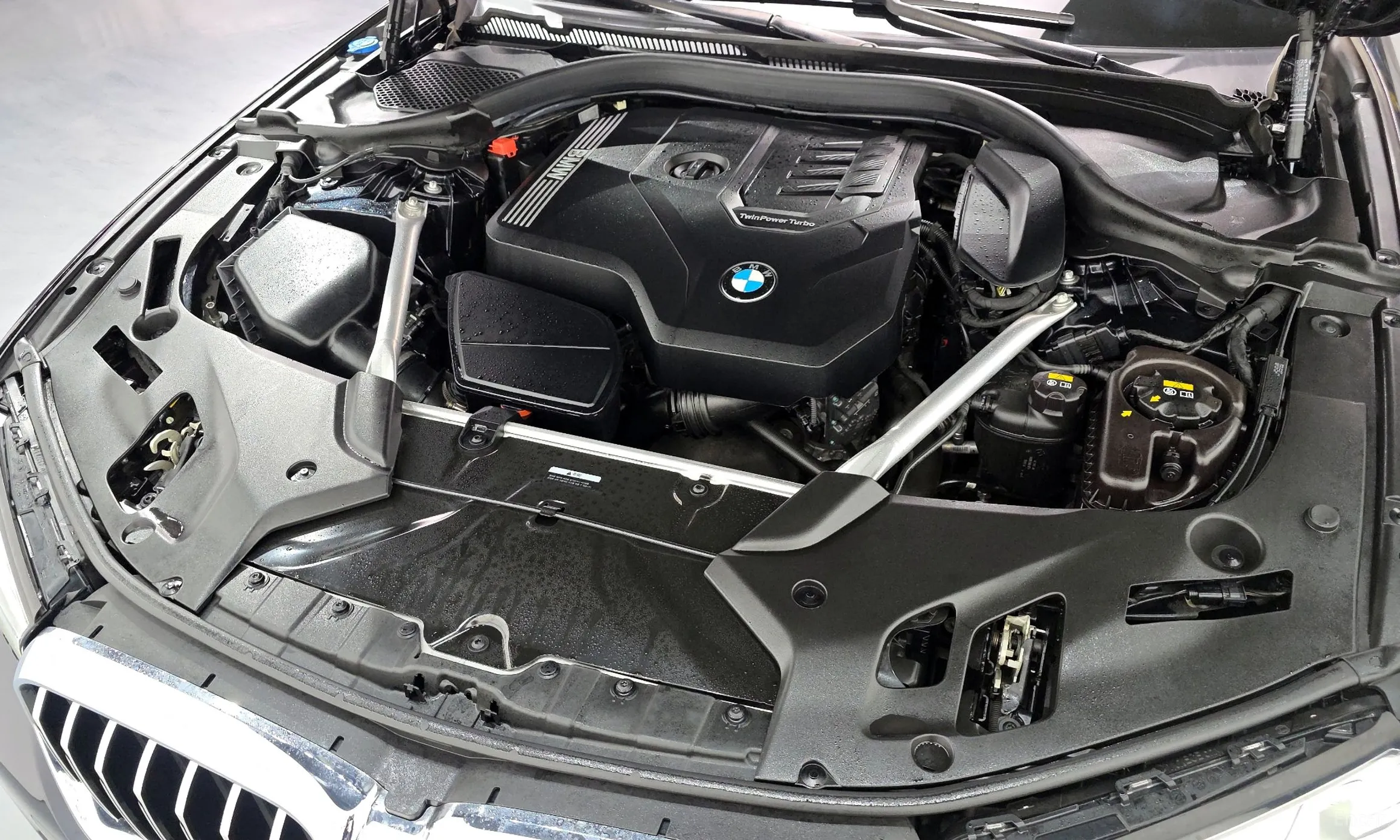 BMW 5 Series (G30) превью 6