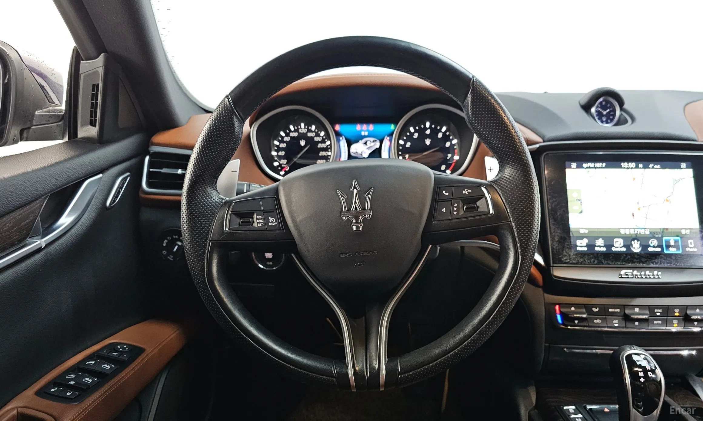 Maserati Ghibli превью 13